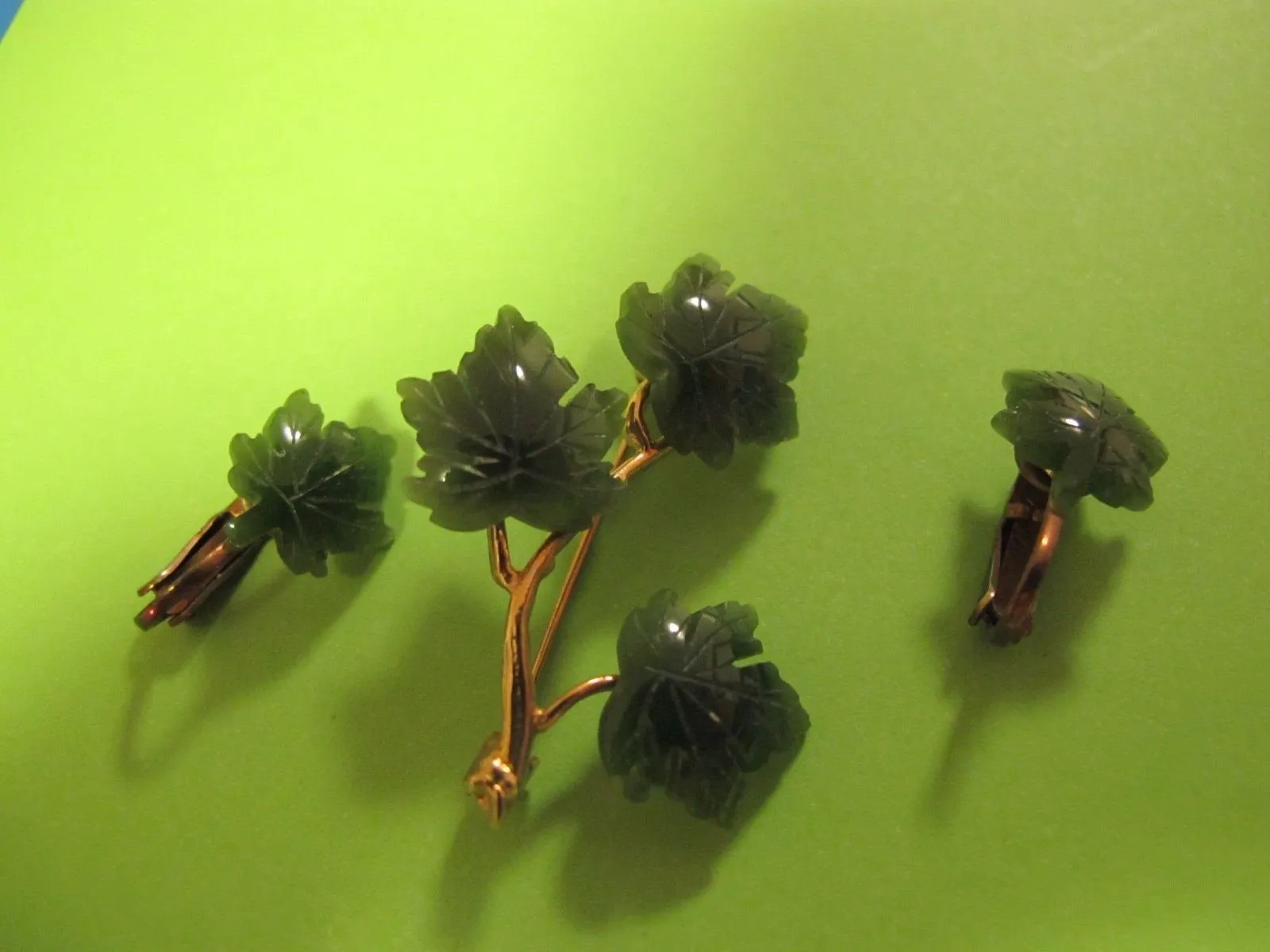10% OFF- 3 pcs-Certified Natural Jadeite Emerald A*Jade Handcarved A Pair of Lucky Maple Leaf Jade Stud Earrings with Pin Vintage Set