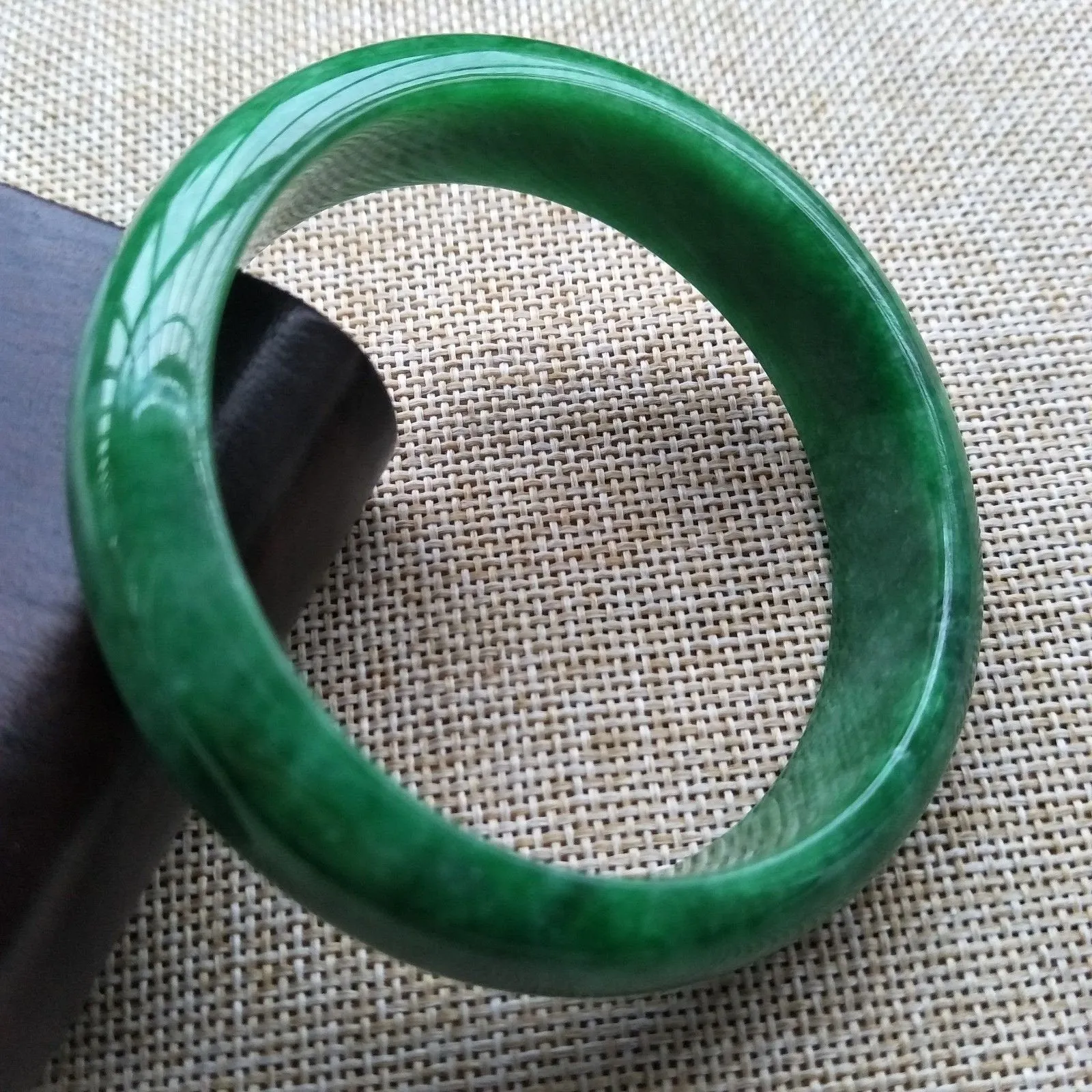 10% OFF- 58/59/60 mm Certified Natural Jadeite Emerald A*Jade Handcarved Bangle C131