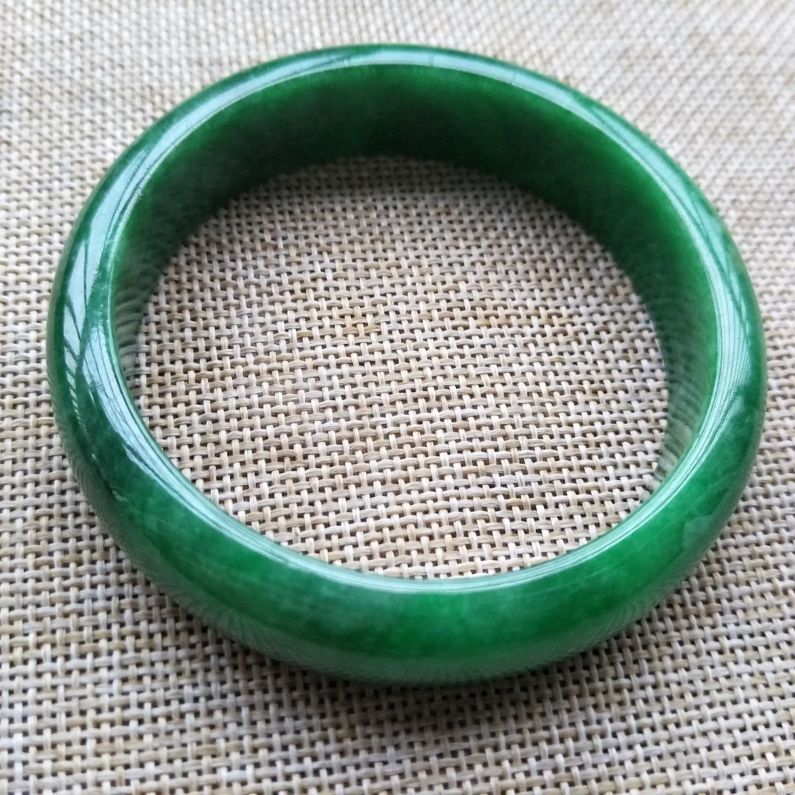 10% OFF- 58/59/60 mm Certified Natural Jadeite Emerald A*Jade Handcarved Bangle C131