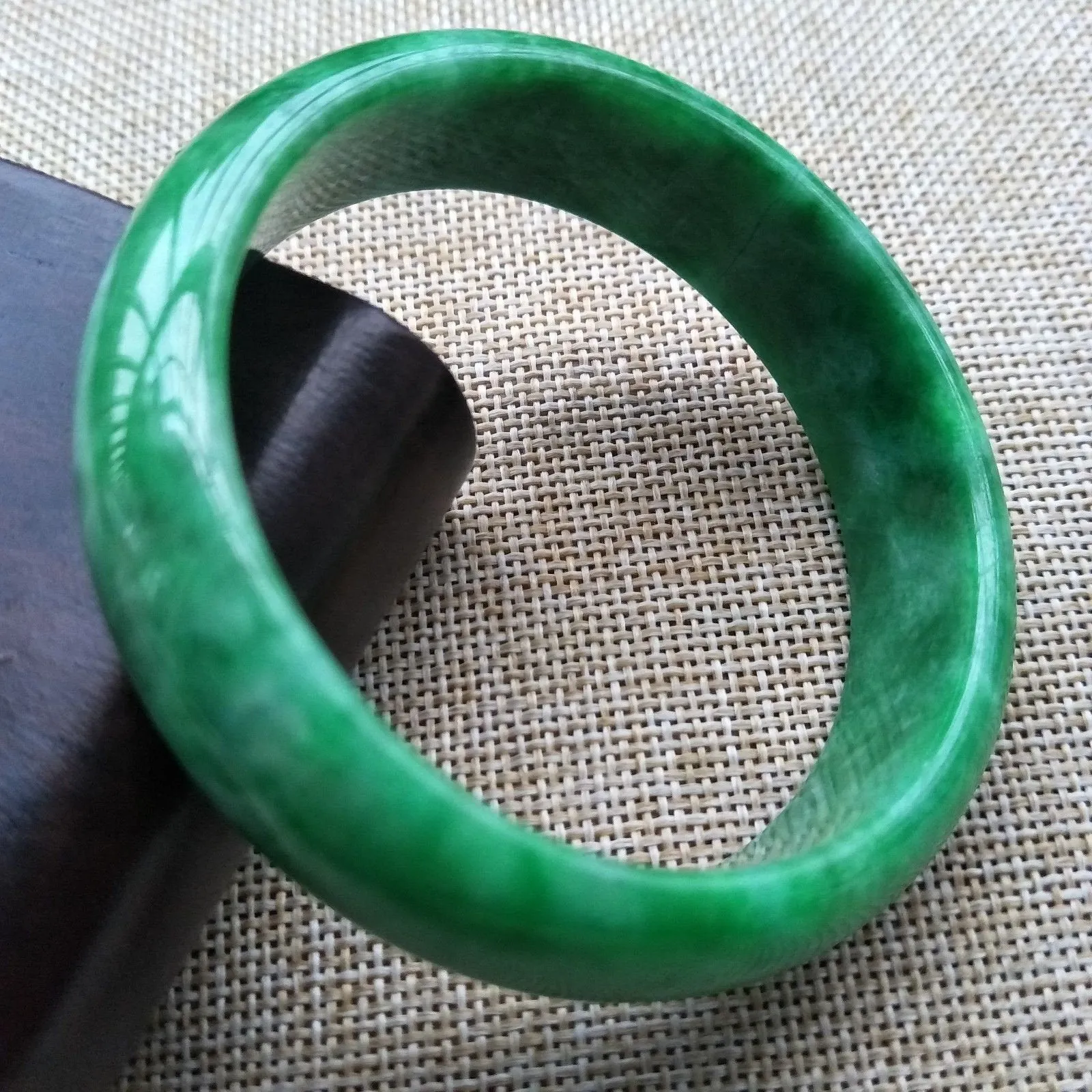 10% OFF- 58/59/60 mm Certified Natural Jadeite Emerald A*Jade Handcarved Bangle C132