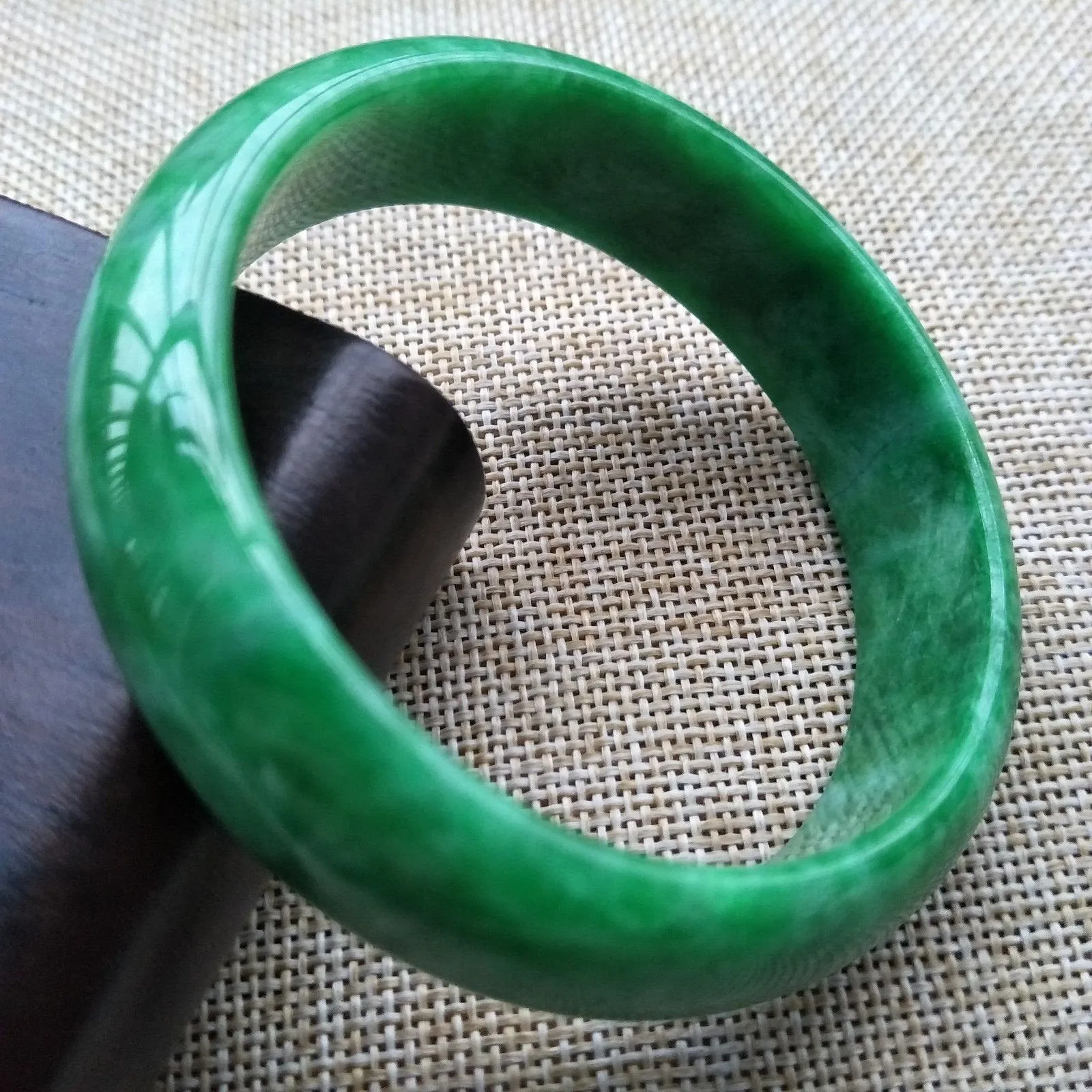 10% OFF- 58/59/60 mm Certified Natural Jadeite Emerald A*Jade Handcarved Bangle C132