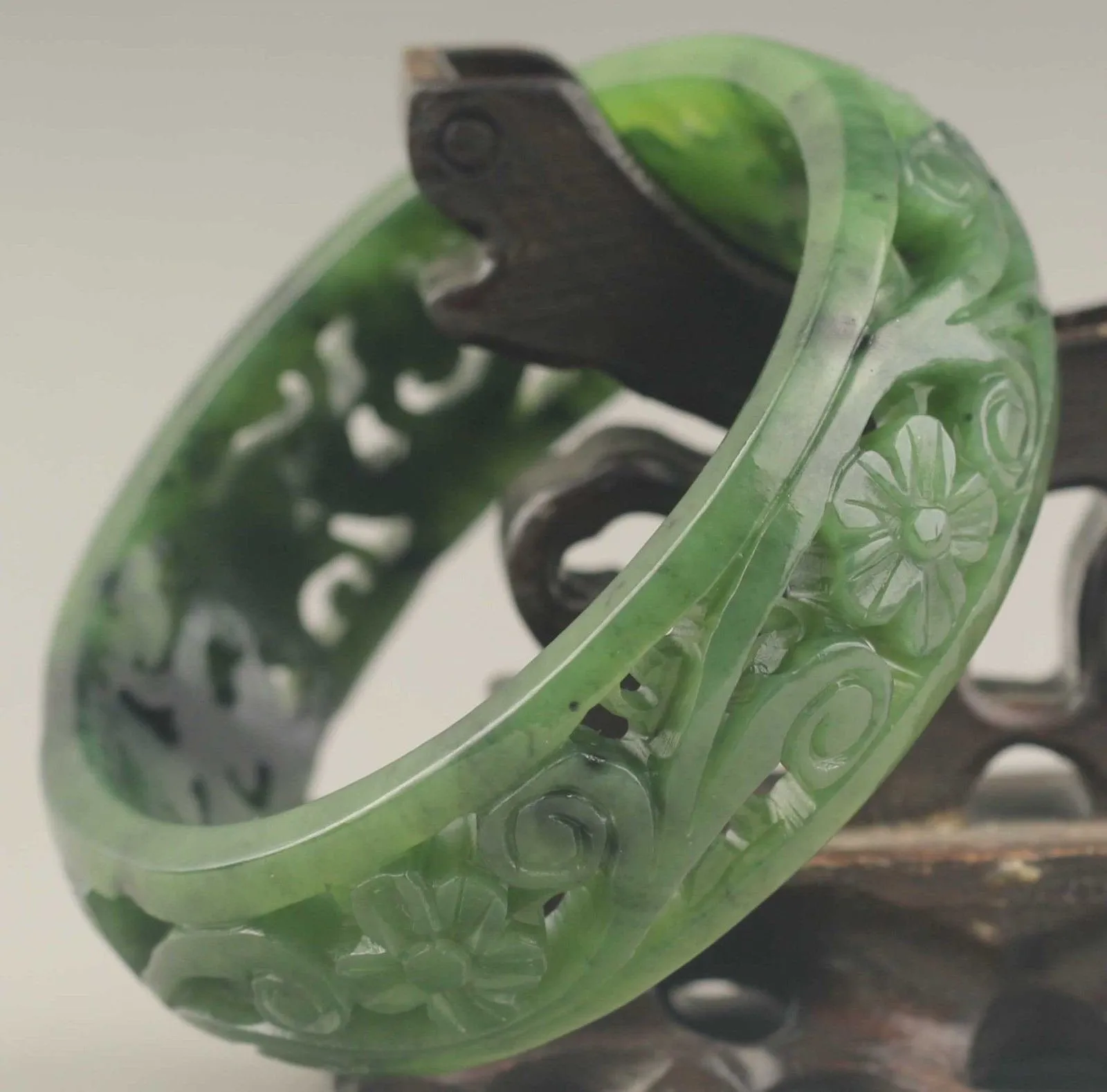 10% OFF- 59/60/61mm Certified Chinese Natural Green Hetian Emerald A*Jade HandCaved Flower Hollowed Out Bangle A1940