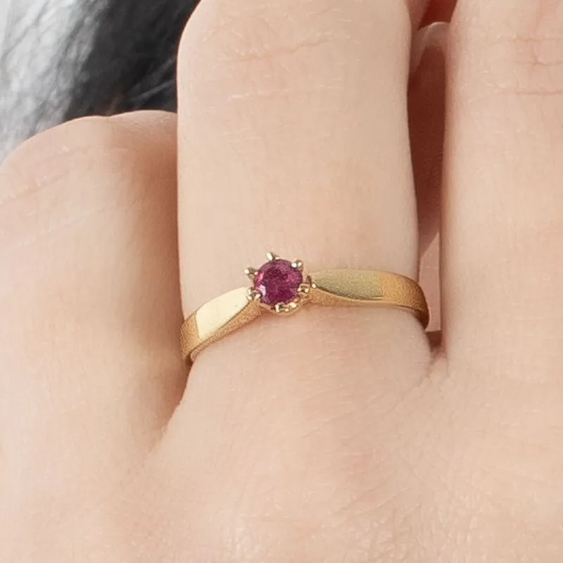 14K Yellow Gold Round Red Ruby 4mm Ring