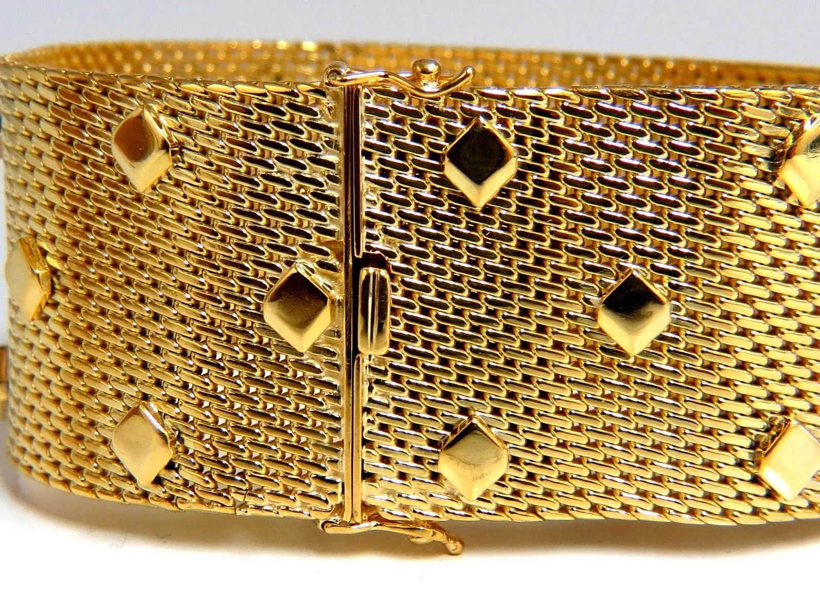 14kt. Gold Wide Mesh Spade Onlay Bracelet Cuff 80 Gram
