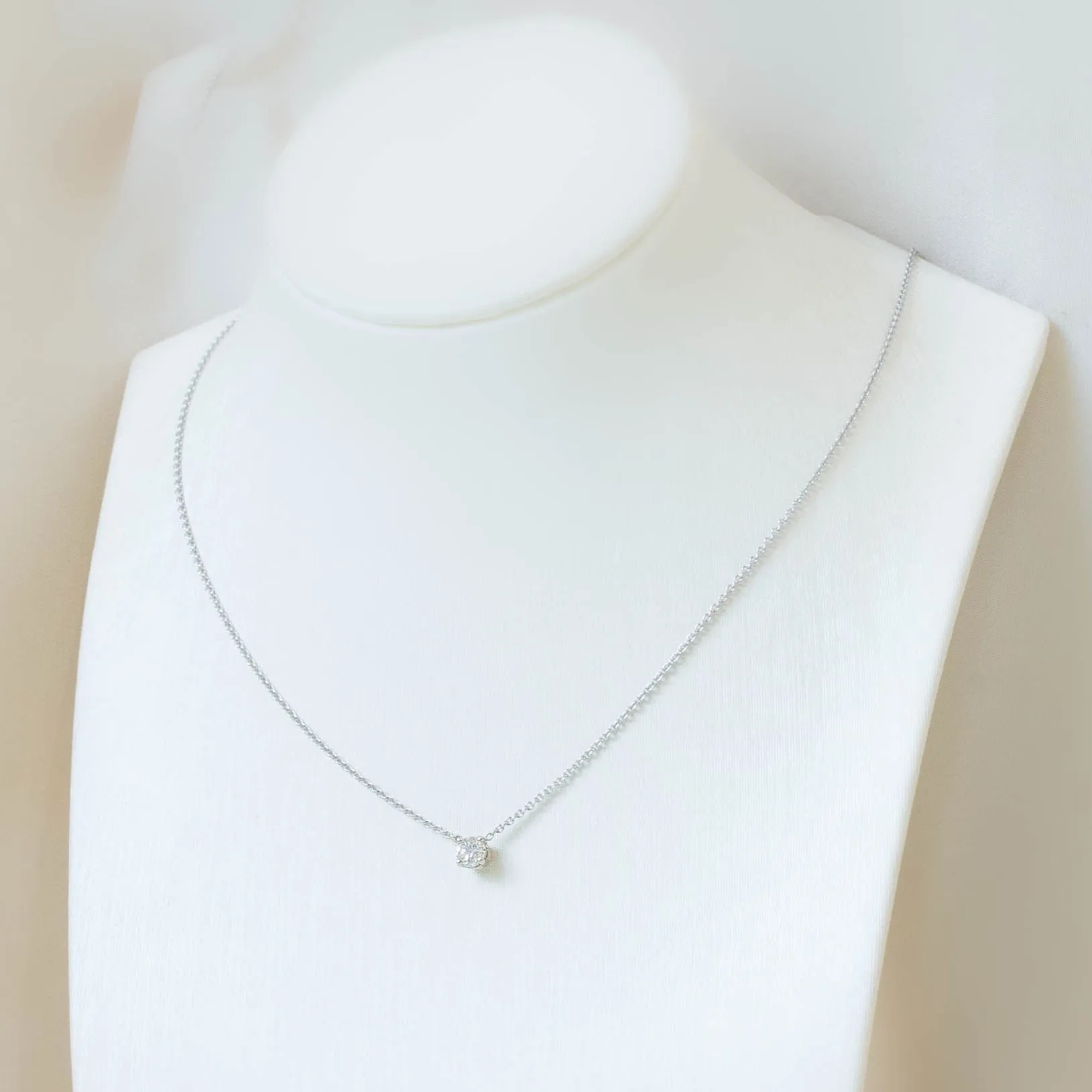 14kw .23ct Floating Diamond Necklace
