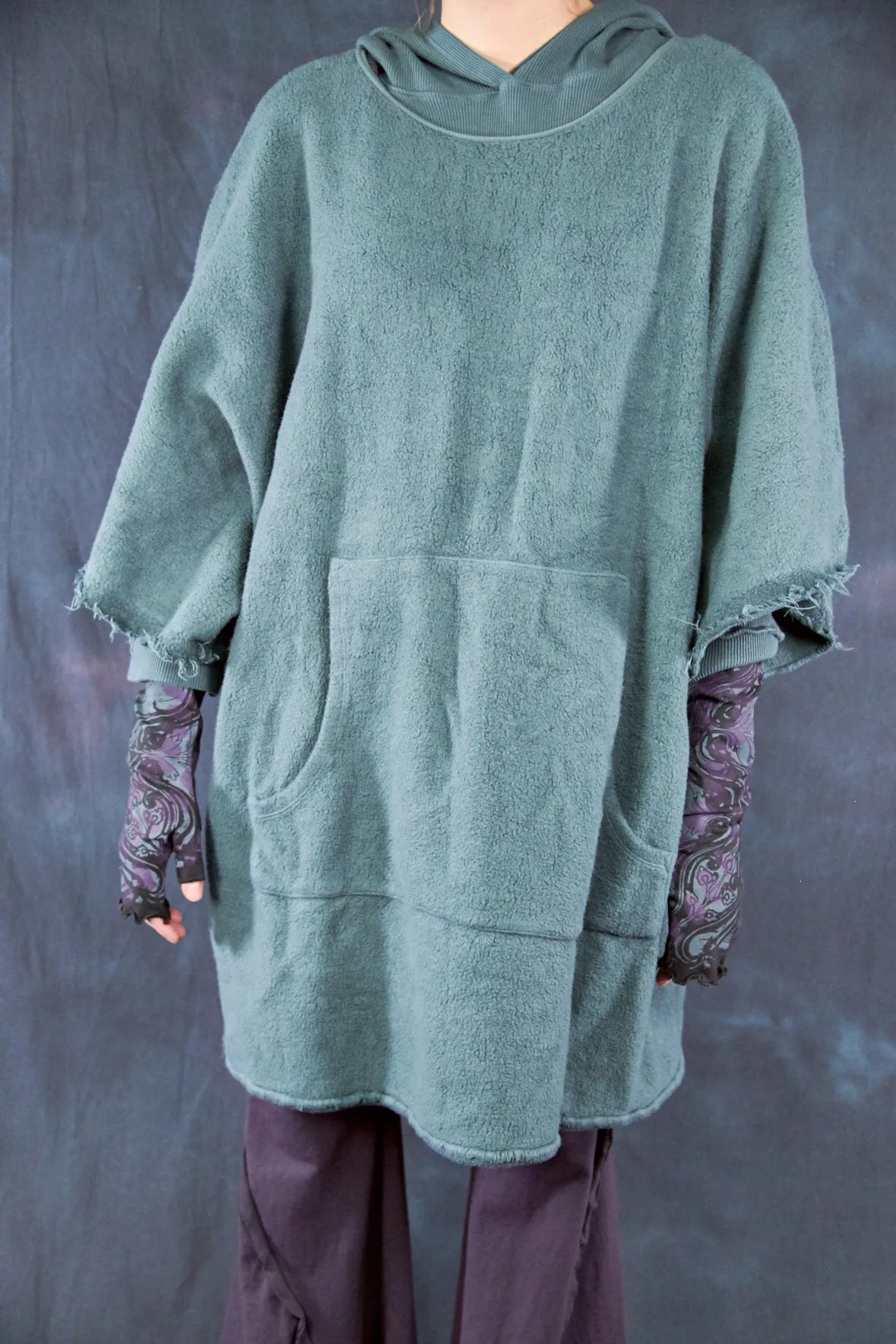 1589 Sherpa Poncho Spruce-U