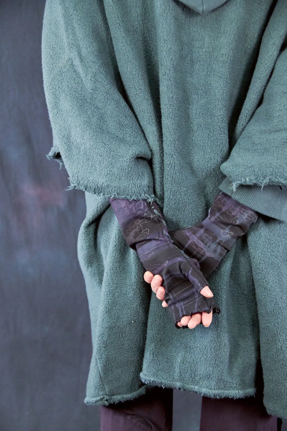 1589 Sherpa Poncho Spruce-U