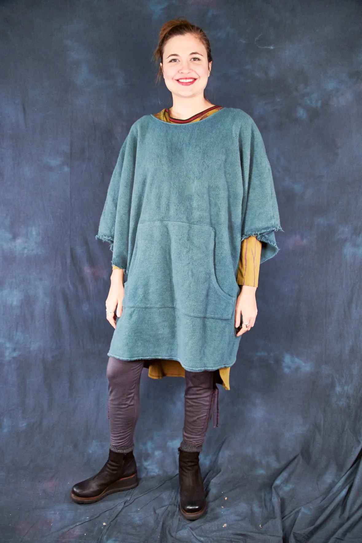 1589 Sherpa Poncho Spruce-U