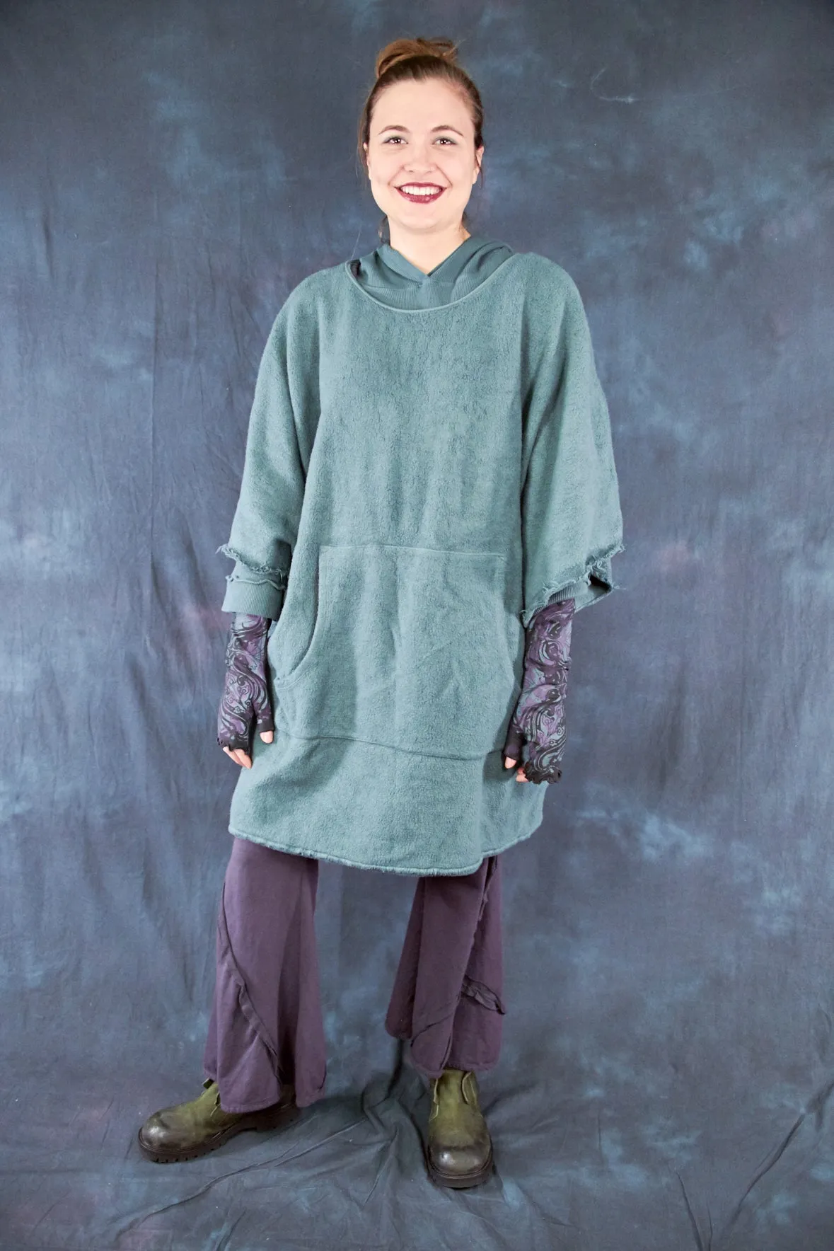 1589 Sherpa Poncho Spruce-U