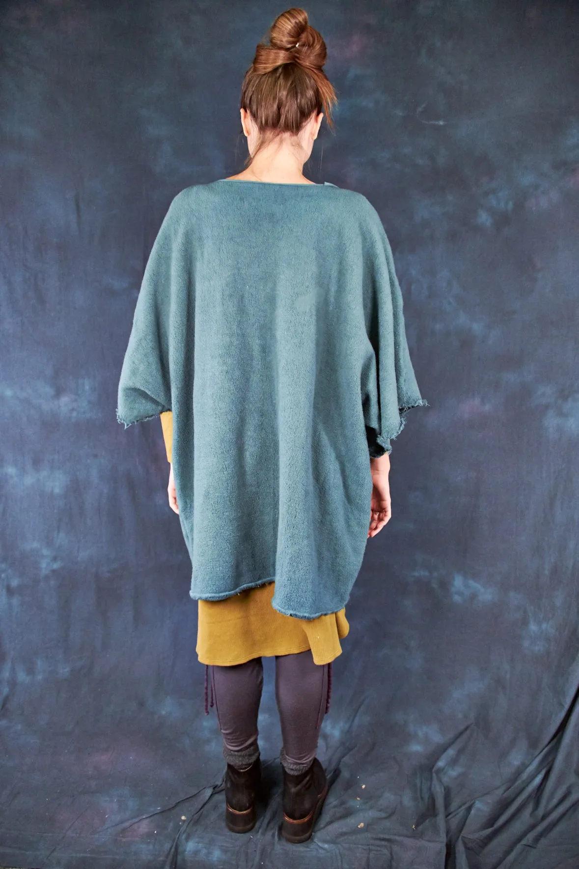 1589 Sherpa Poncho Spruce-U