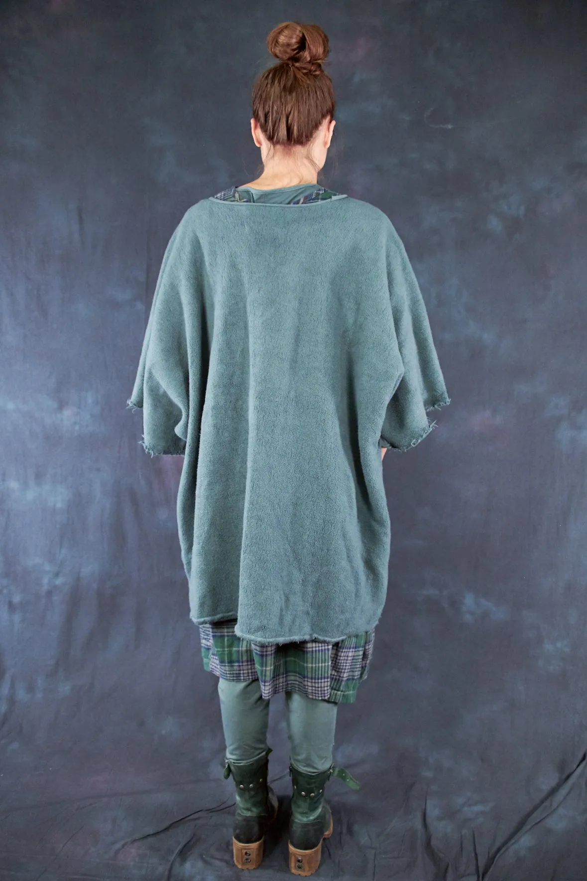 1589 Sherpa Poncho Spruce-U