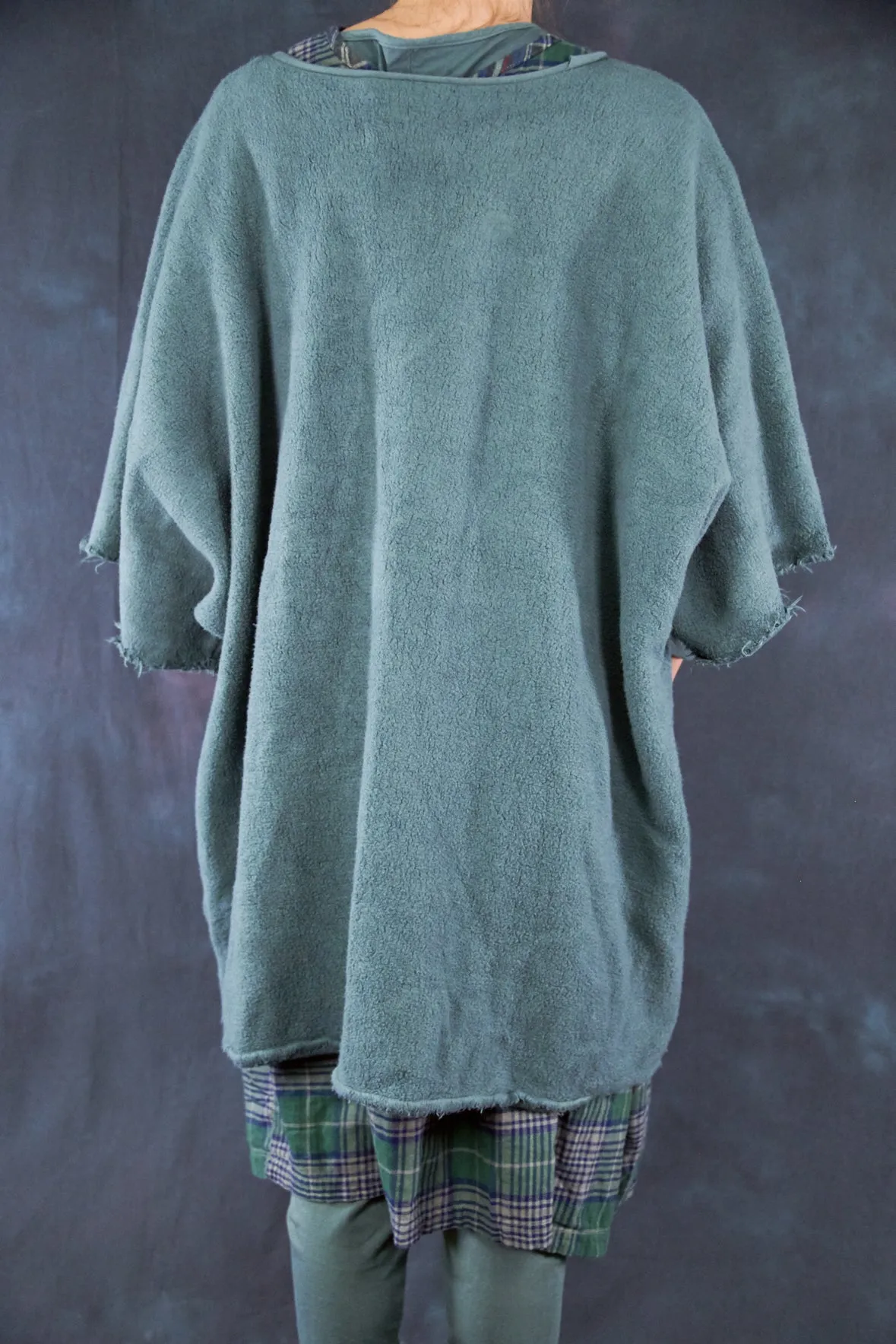 1589 Sherpa Poncho Spruce-U