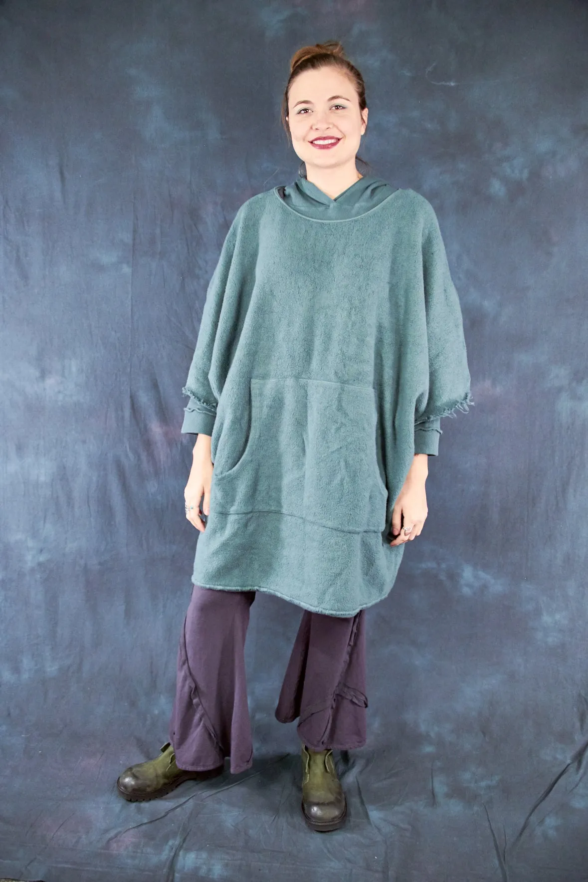 1589 Sherpa Poncho Spruce-U