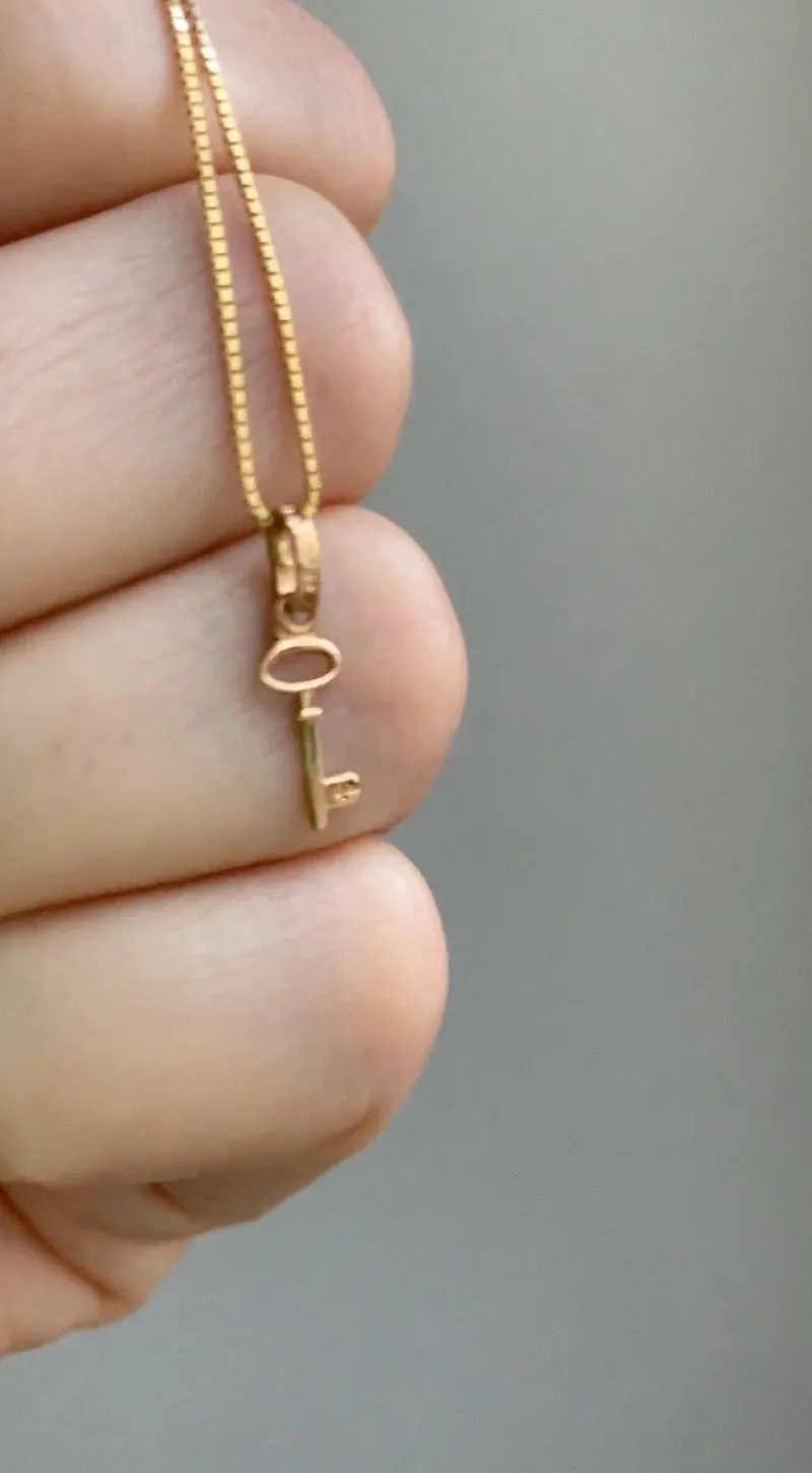 18k gold 1960 Swedish vintage charm or pendant - Skeleton key
