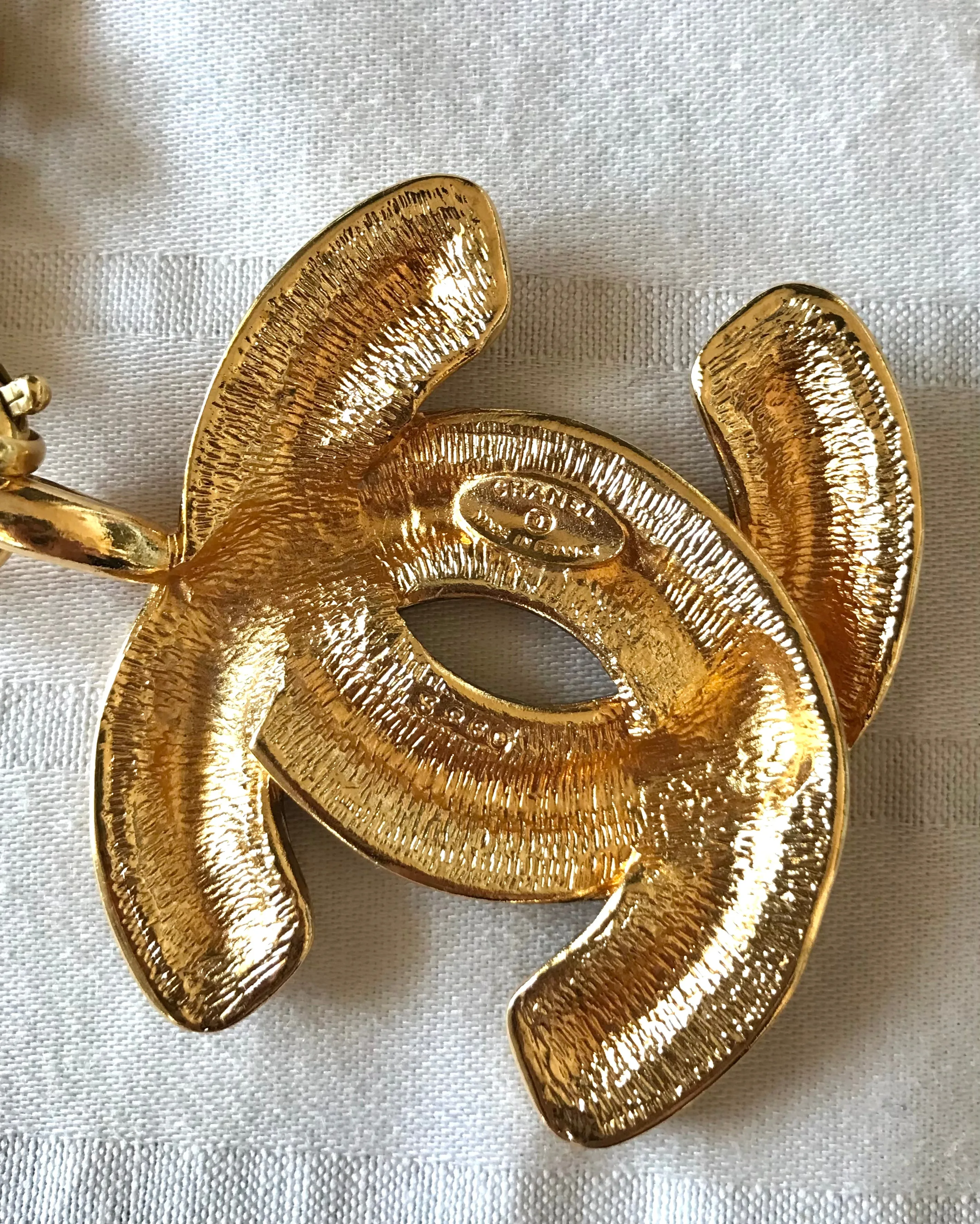 1990s. Vintage CHANEL long chain necklace with extra large matelasse CC mark pendant top.  Can be worn in double.  Gorgeous and classic jewelry piece.