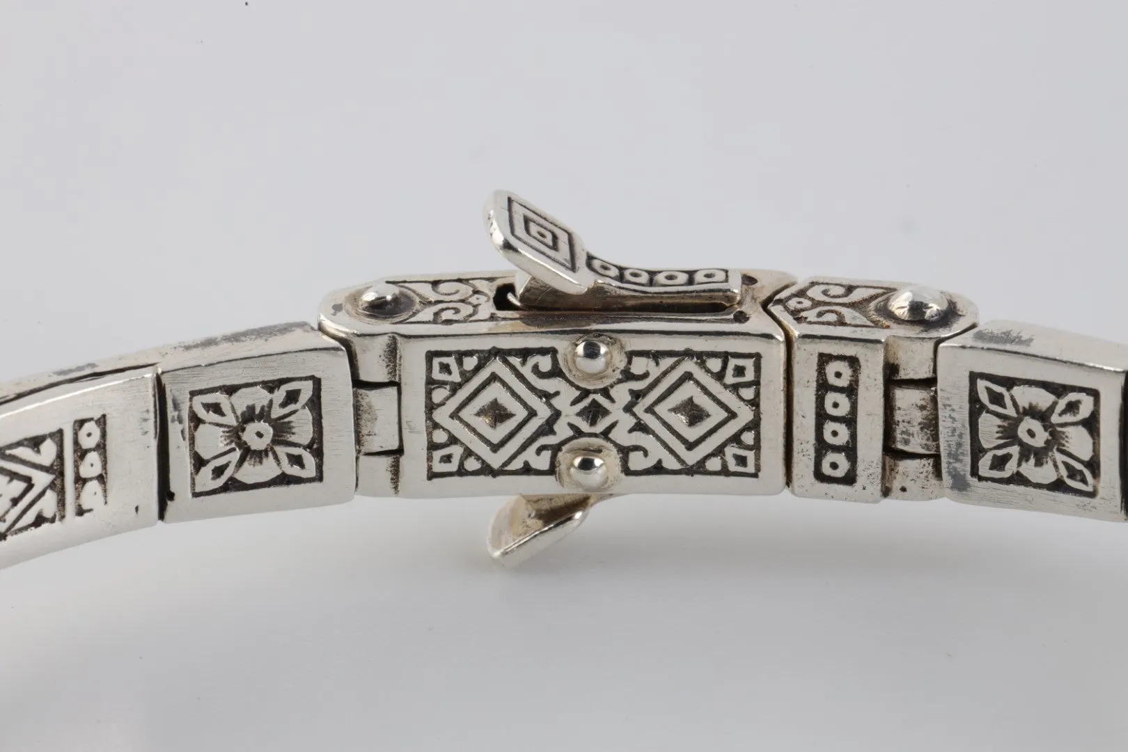 7.25" Konstantino 925 Silver Black Stone Bangle Bracelet (51.00g.)