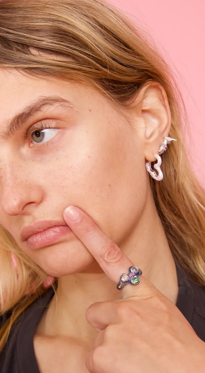AMETHYST SOFT YELLOW RHINESTONE HORN STUDS