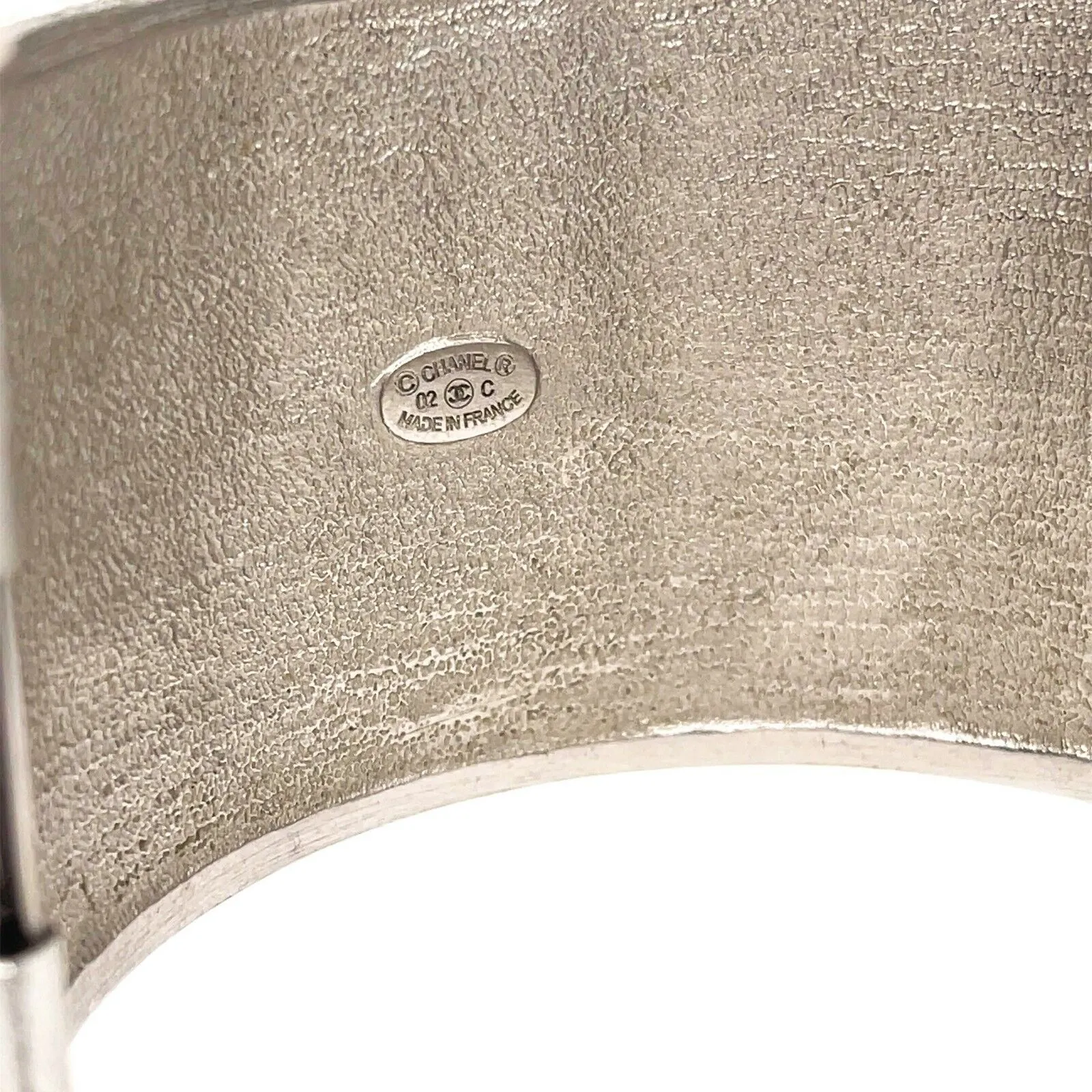 CHANEL - 02C Millennium Silvered Cuff - Enamel Multicolor Circles - CC Logo - OS