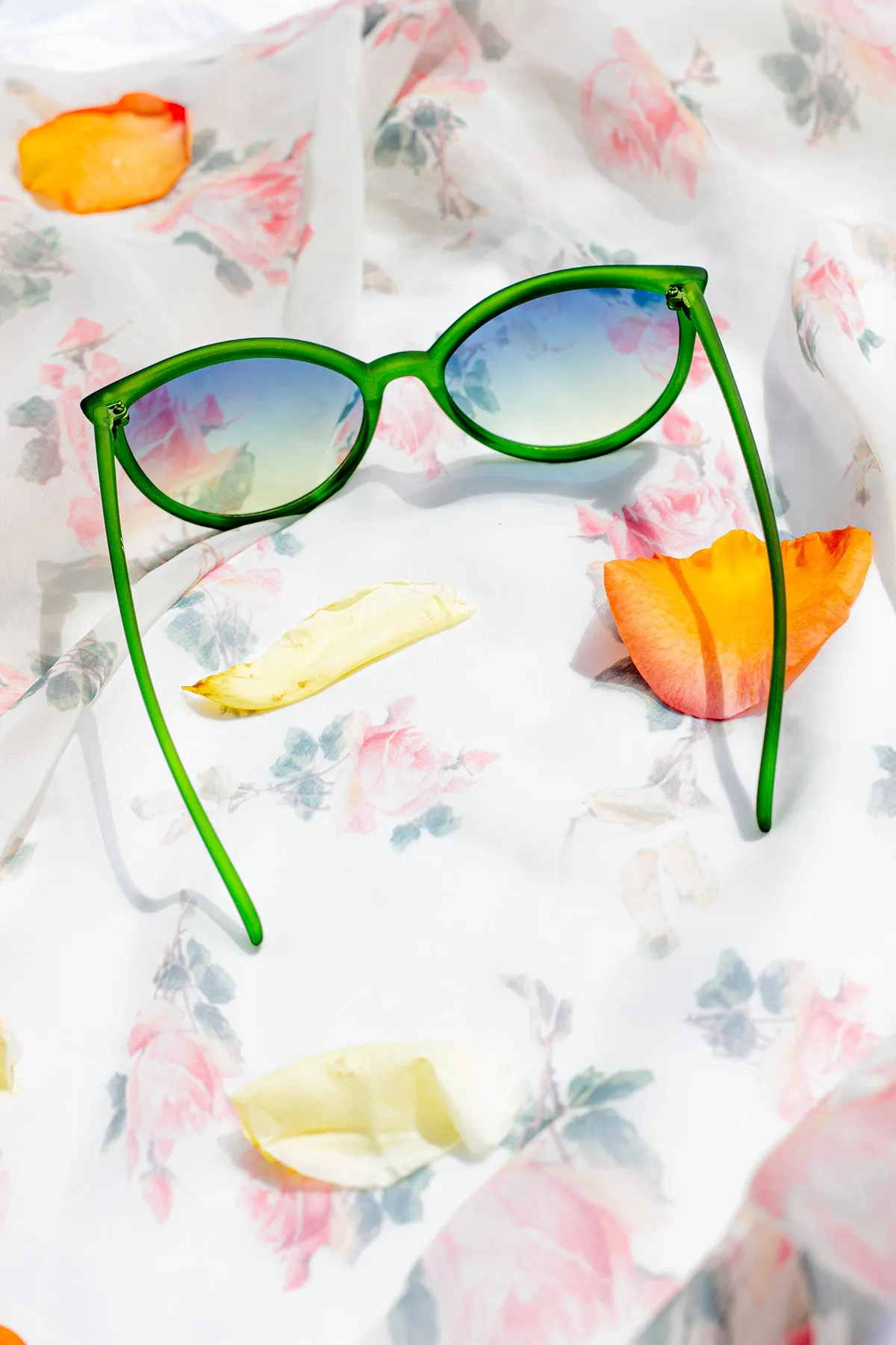 Delicate Large Cat Eye Sunglasses