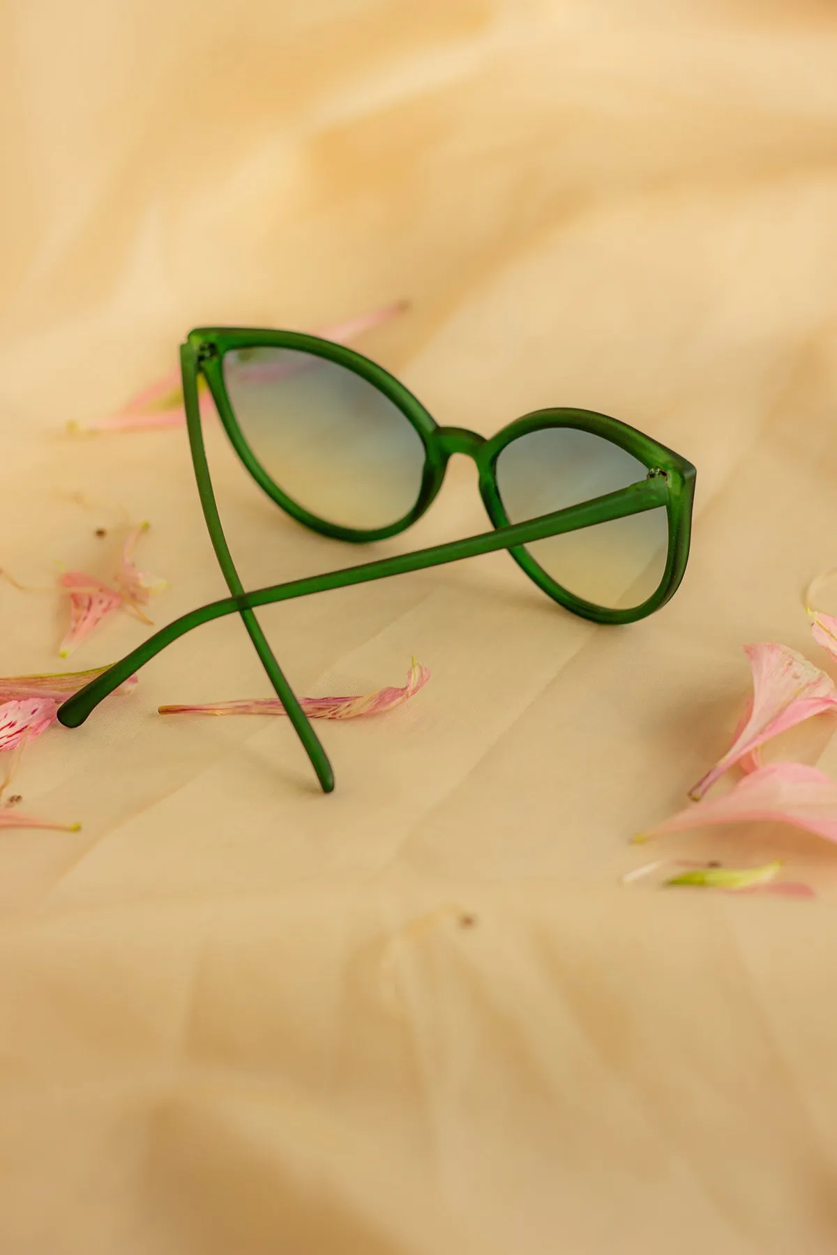 Delicate Large Cat Eye Sunglasses