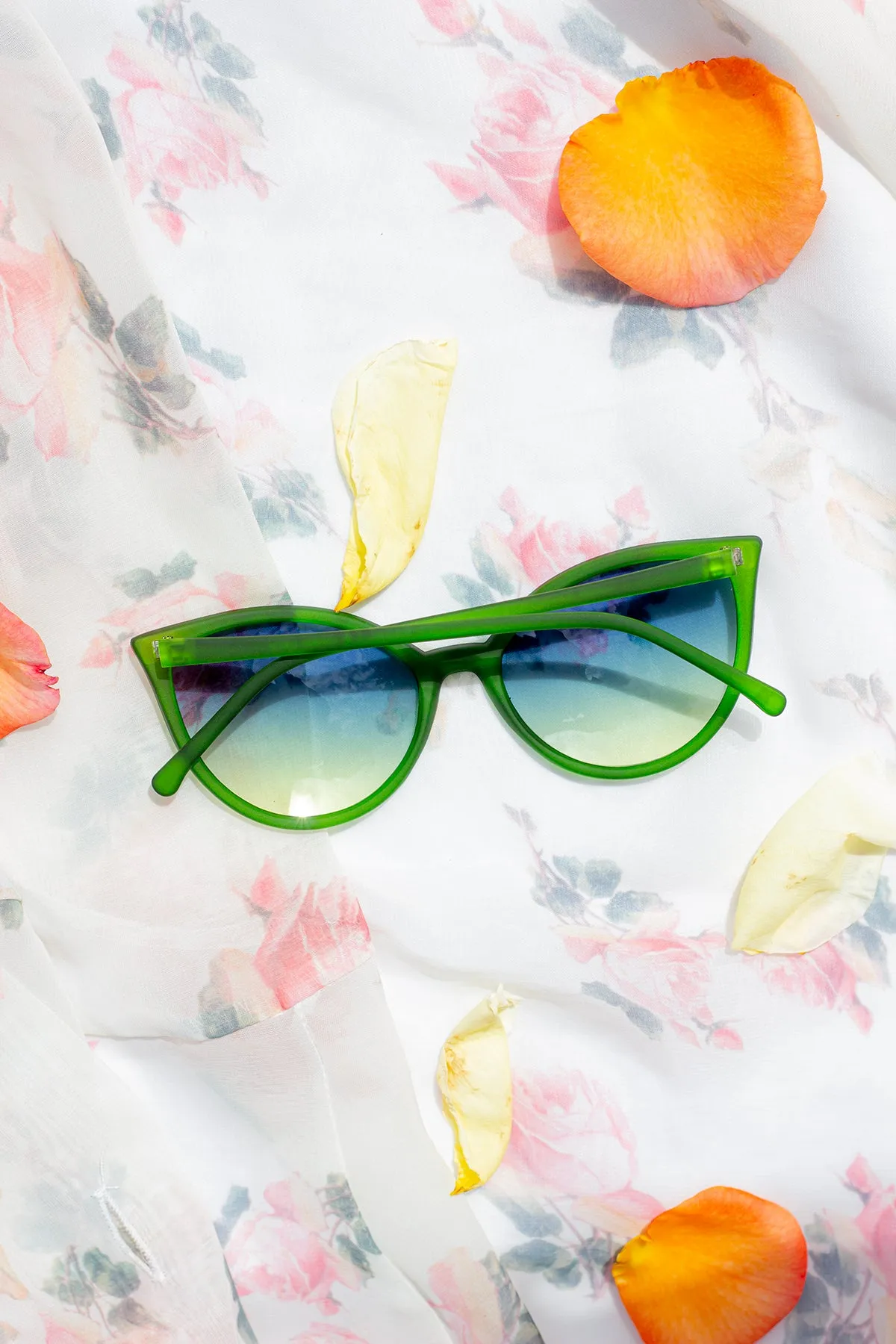 Delicate Large Cat Eye Sunglasses