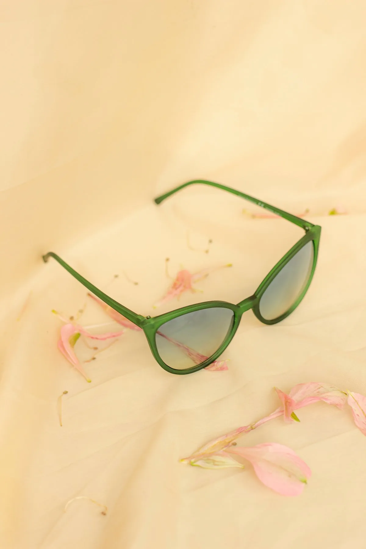 Delicate Large Cat Eye Sunglasses