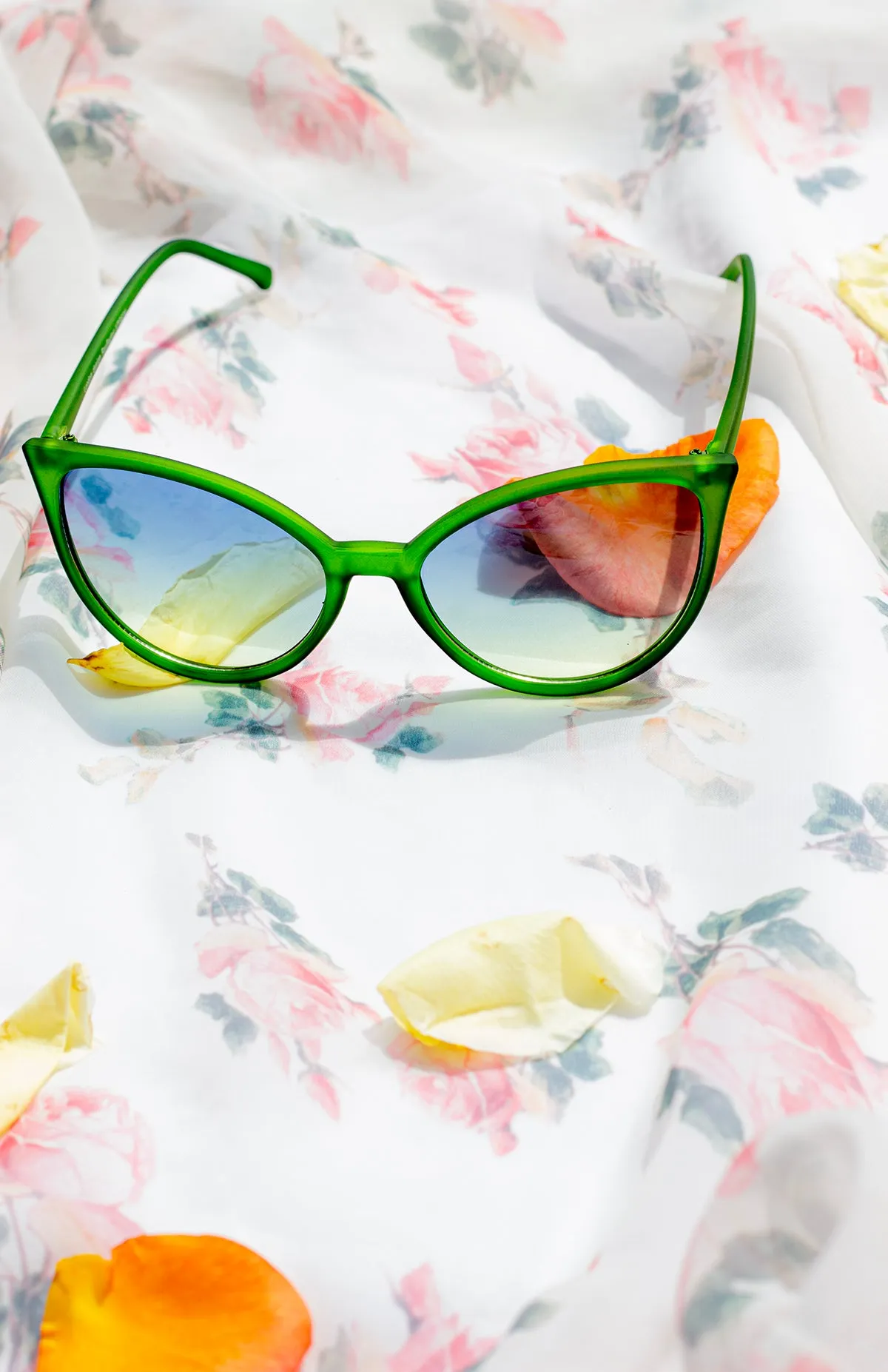 Delicate Large Cat Eye Sunglasses