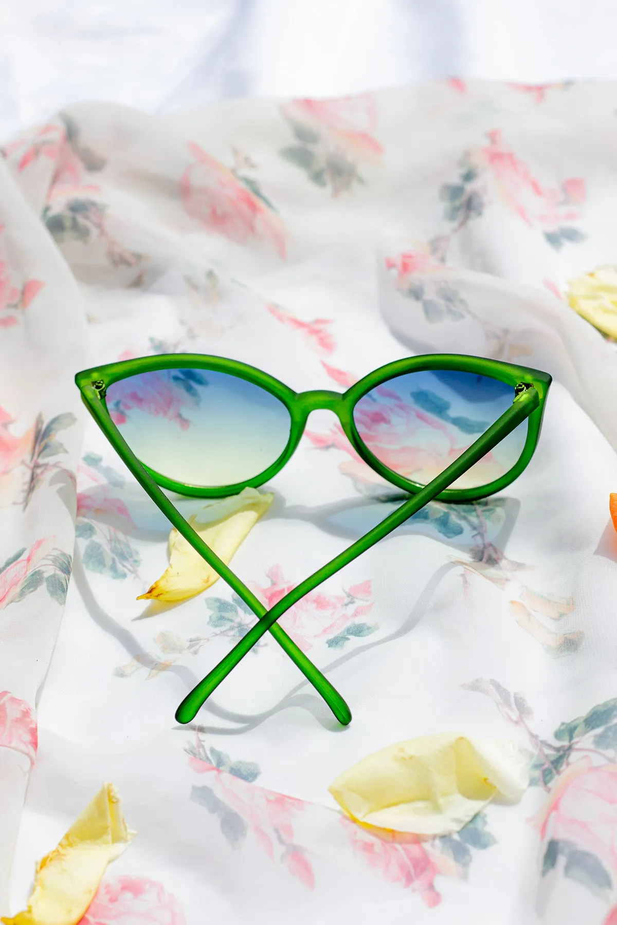 Delicate Large Cat Eye Sunglasses