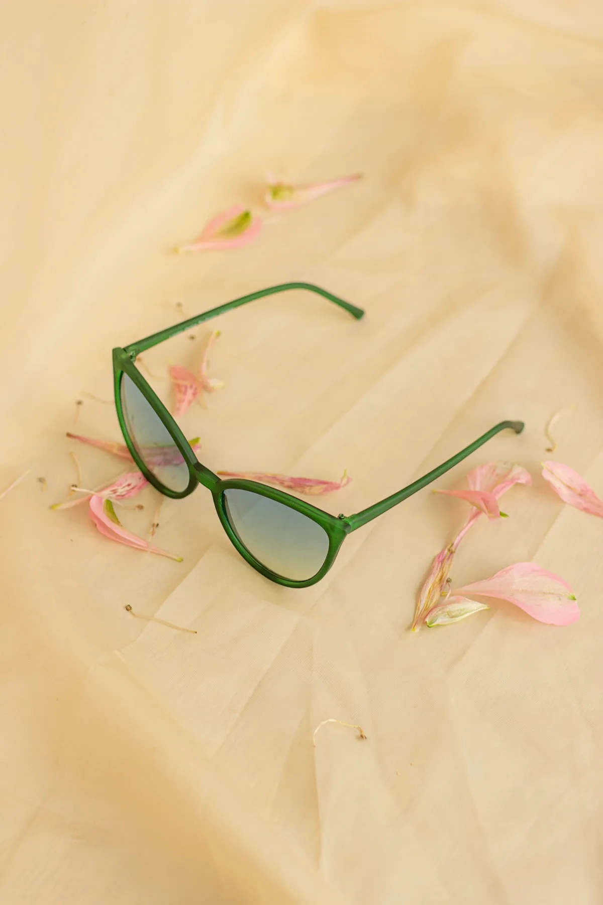 Delicate Large Cat Eye Sunglasses