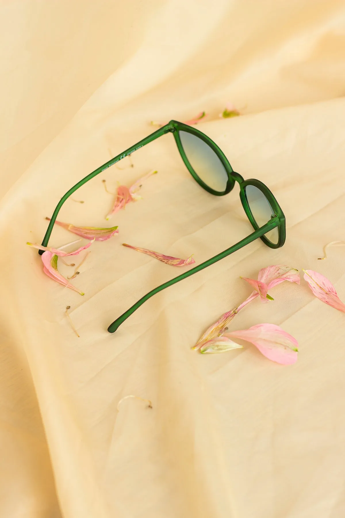 Delicate Large Cat Eye Sunglasses