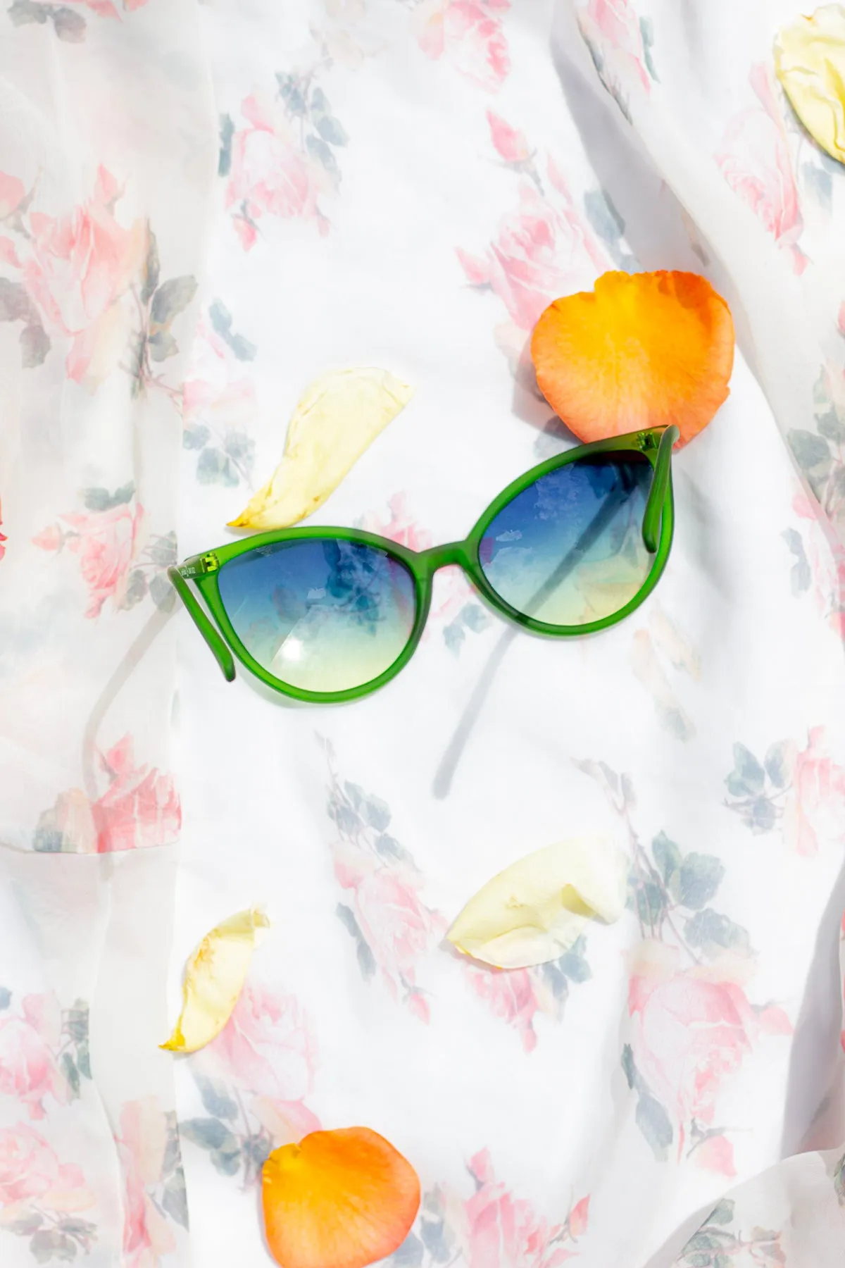 Delicate Large Cat Eye Sunglasses