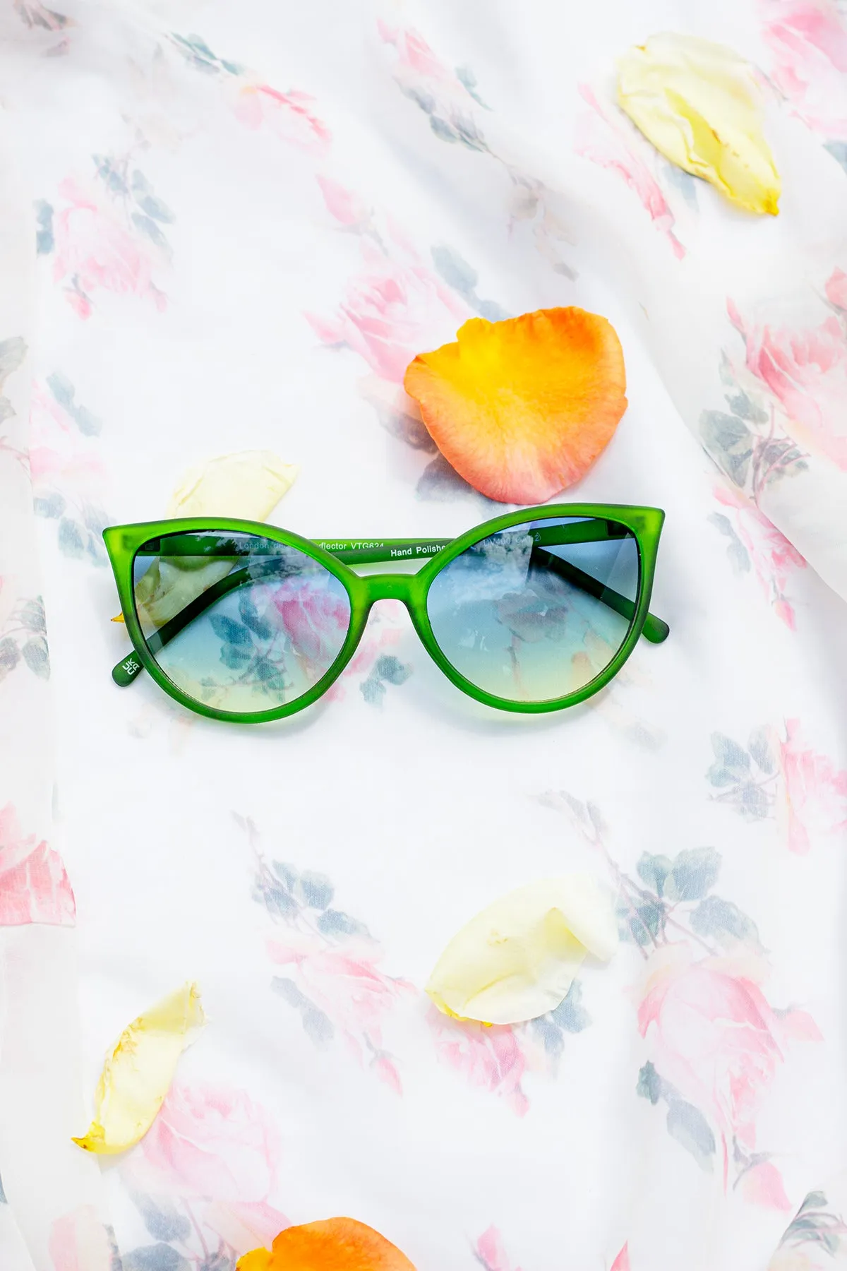 Delicate Large Cat Eye Sunglasses