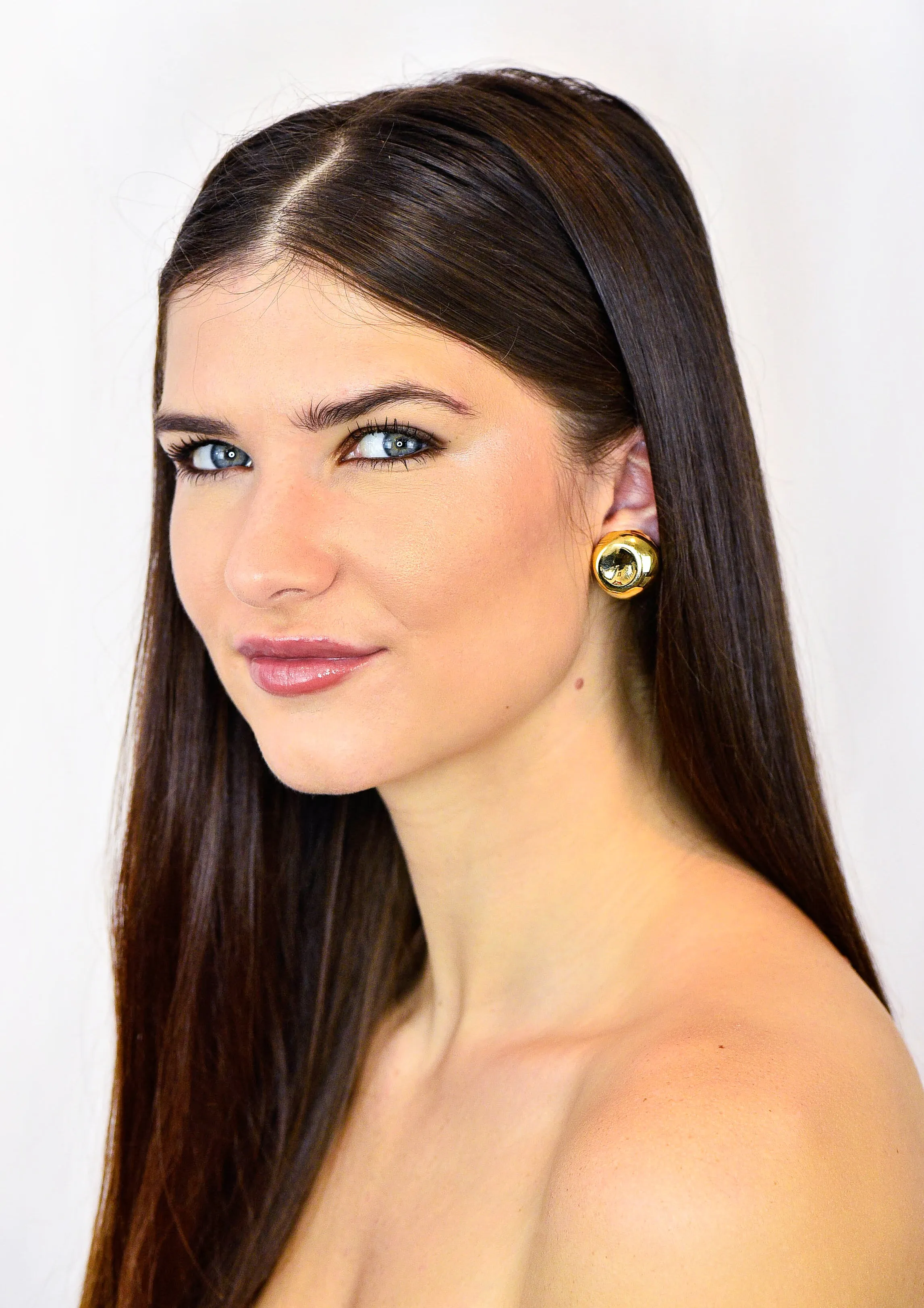 Elsa Peretti Tiffany & Co. Vintage 18 Karat Gold Bean Ear-Clip Earrings