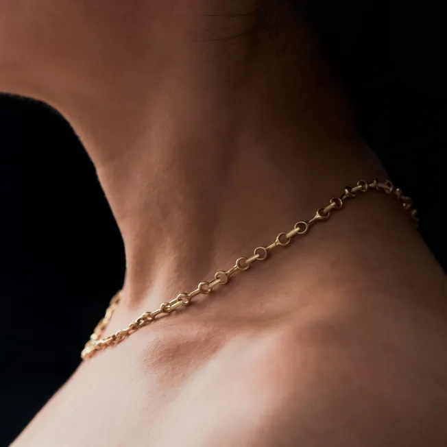 Fine Double Beam Chain Necklace with Tusk Clasp
