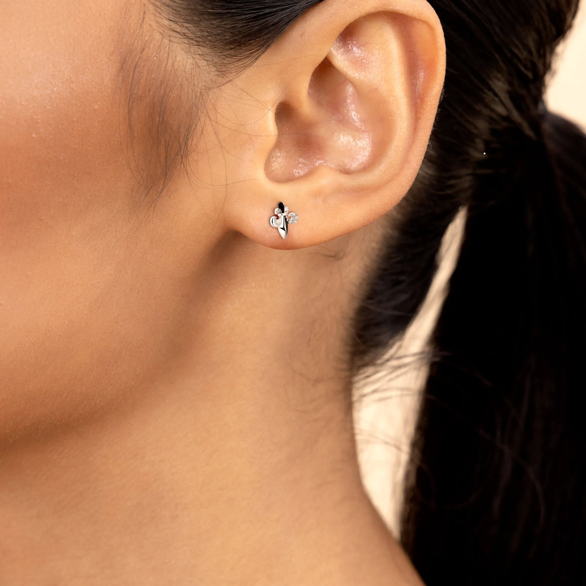 Fleur de lis Stud Earring