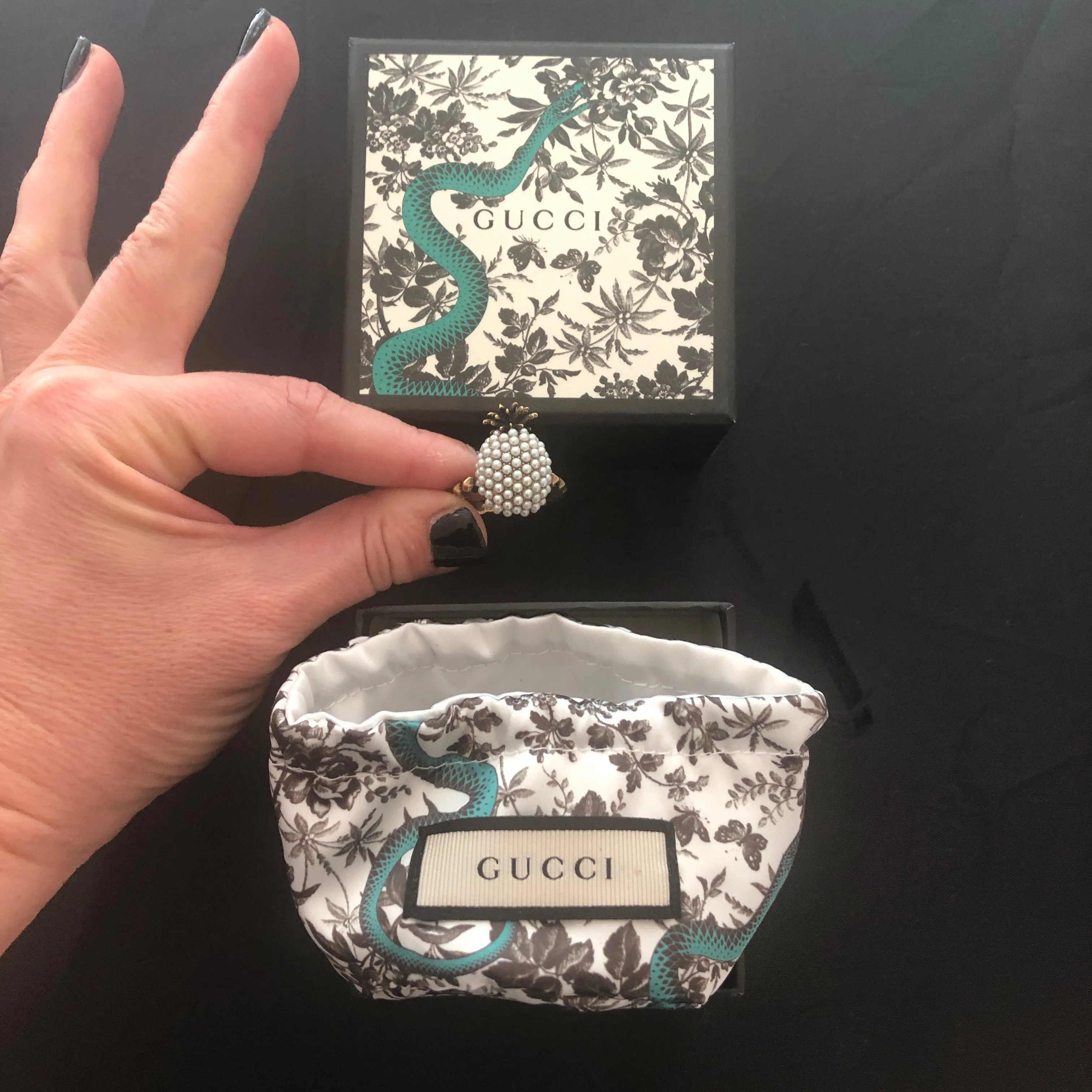 Gucci Pearl Pineapple Ring in Gold