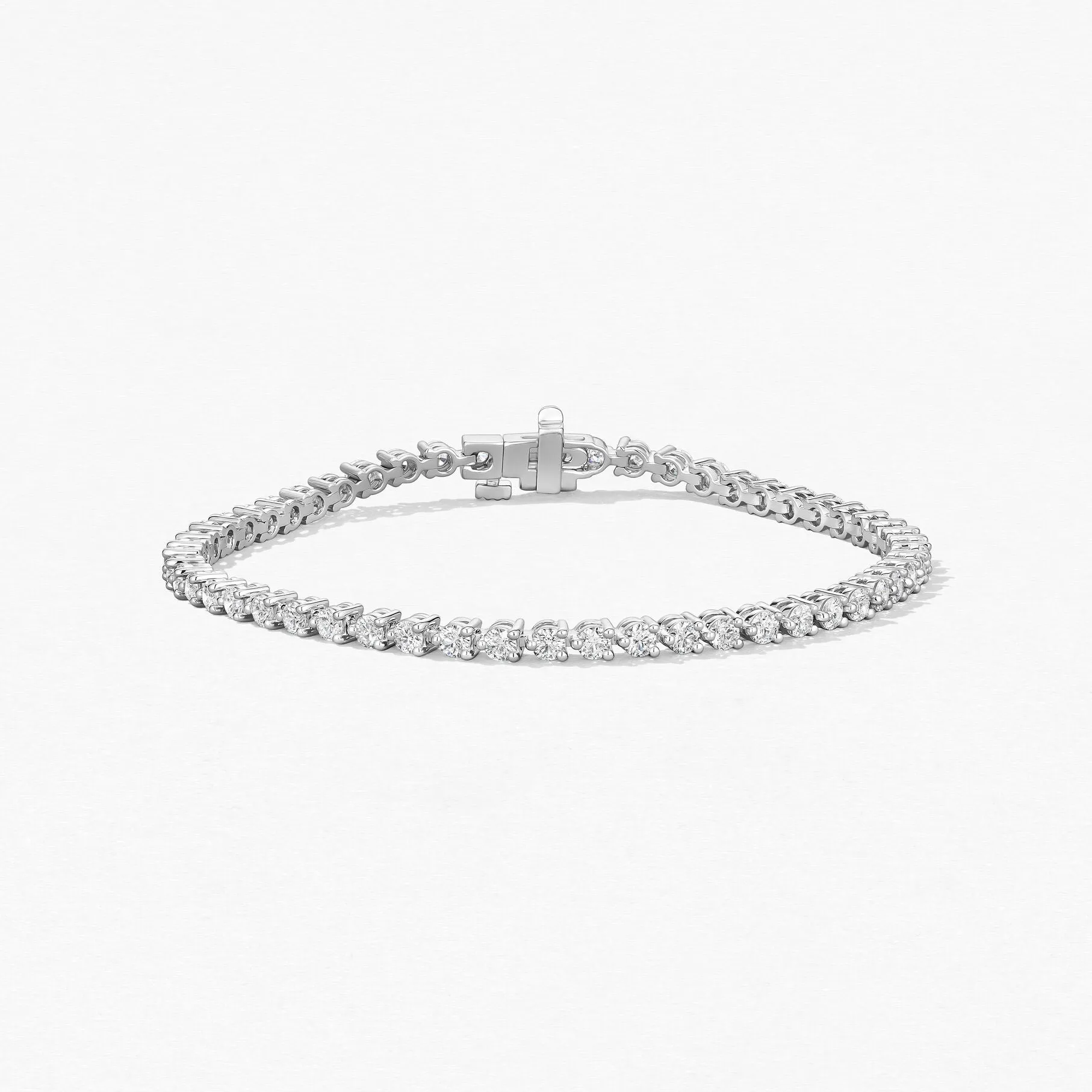 Hearts On Fire 18k White Gold Temptation Three-Prong Diamond Bracelet