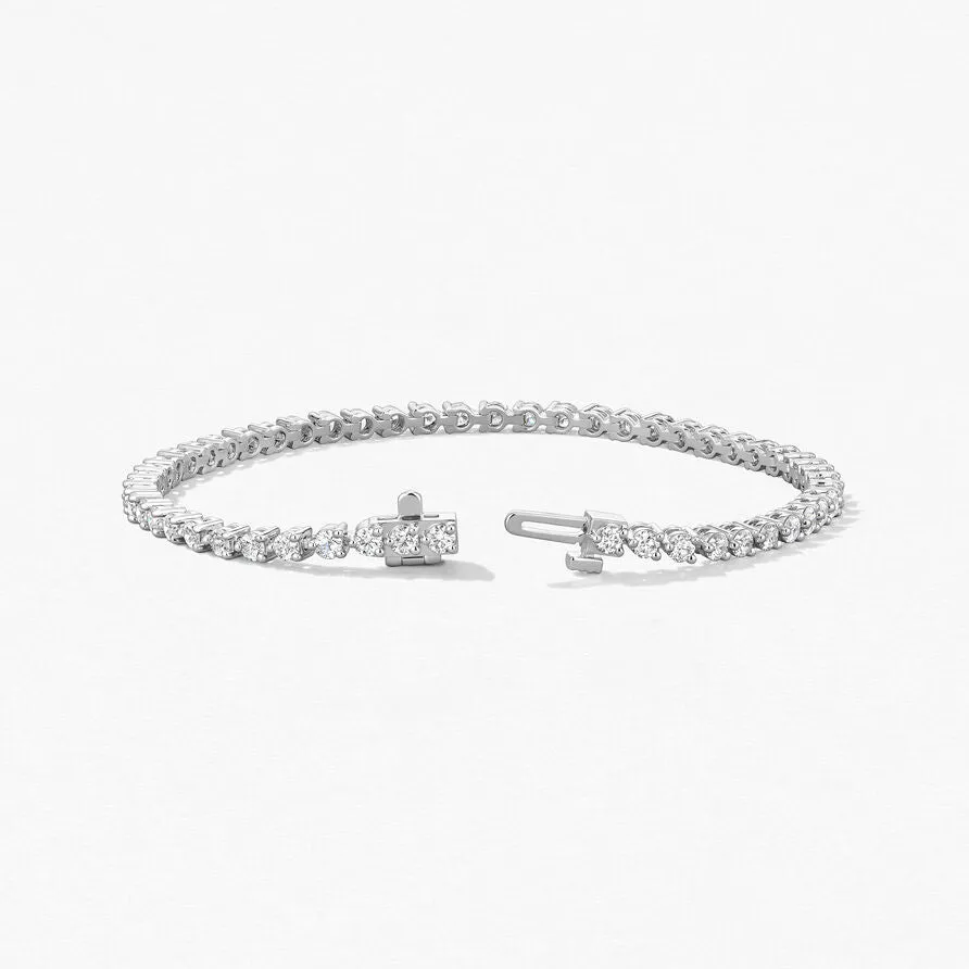 Hearts On Fire 18k White Gold Temptation Three-Prong Diamond Bracelet