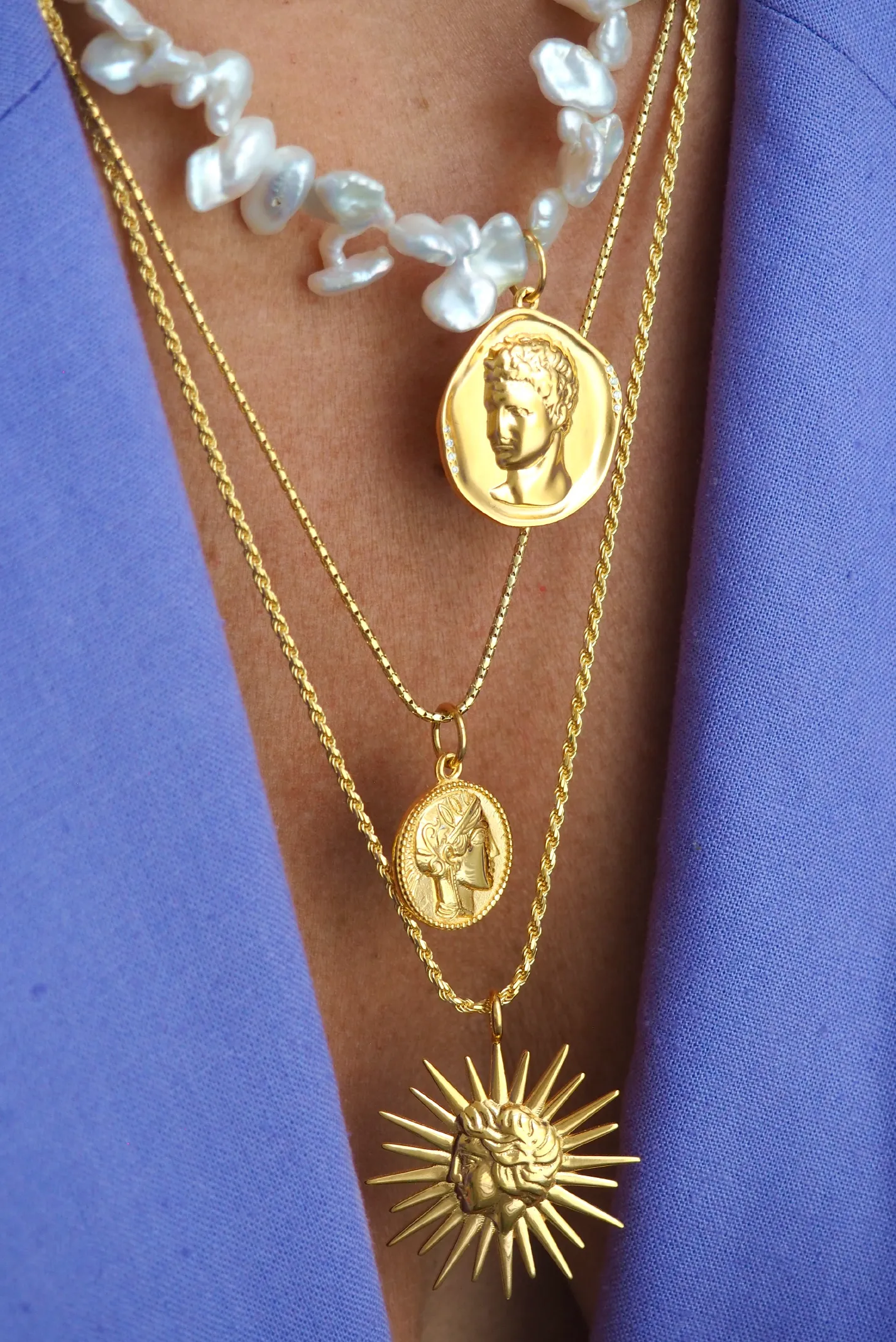 Hermis Lustre Pearl Necklace