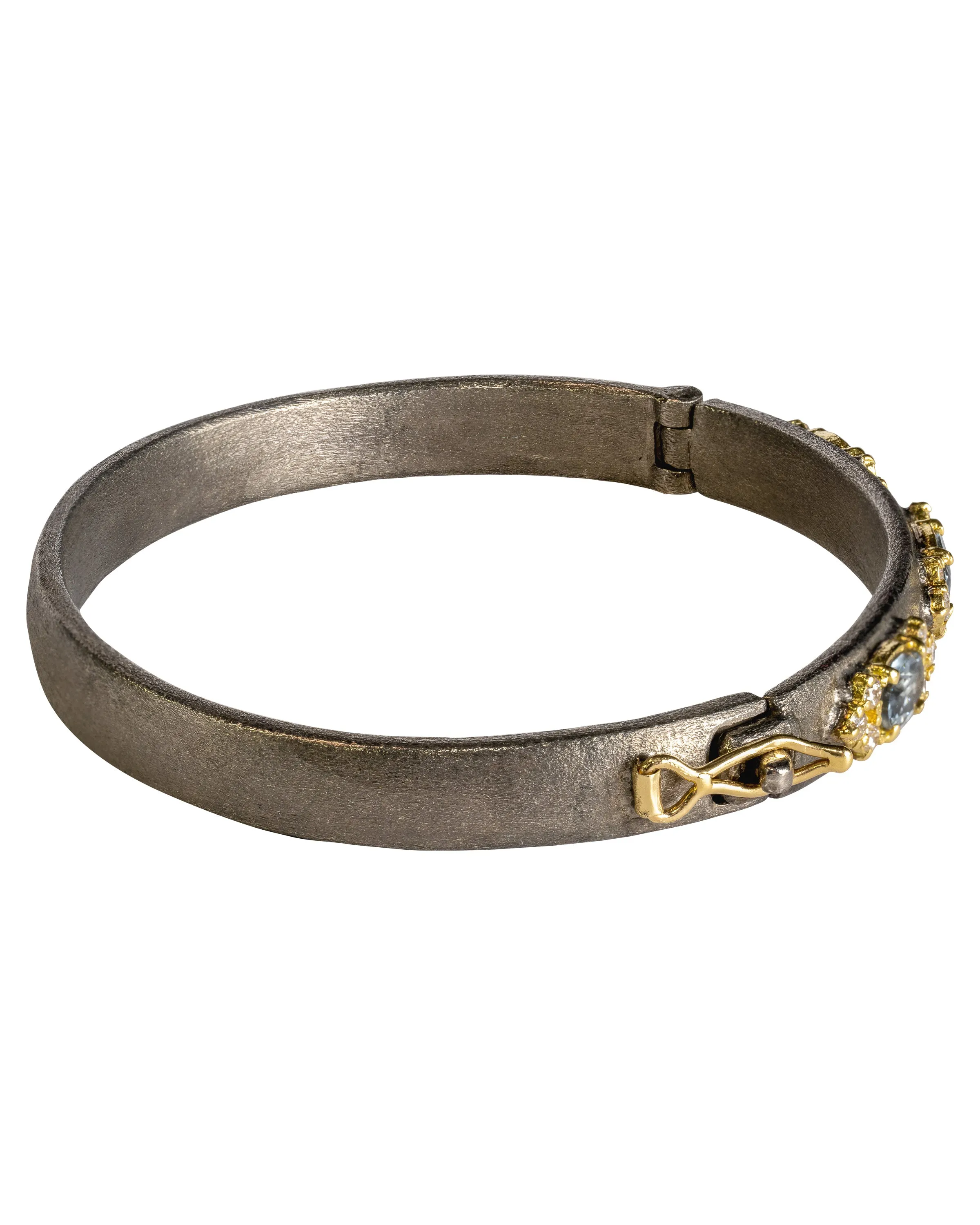 HUGGIE BRACELET WITH GREY SPINEL AND WHITE DIAMONDS