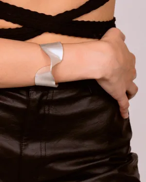 MATTE SILVER MELTED CUFF