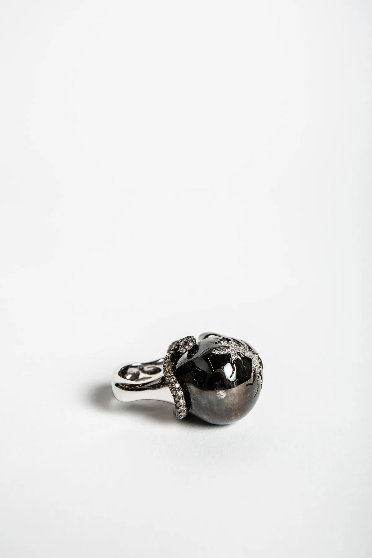 MAXFIELD PRIVATE COLLECTION | DIAMOND SKULL SNAKE RING