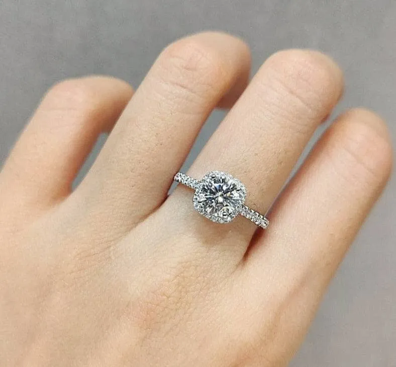 Round Cut 1-2 Carat Diamond Engagement Ring