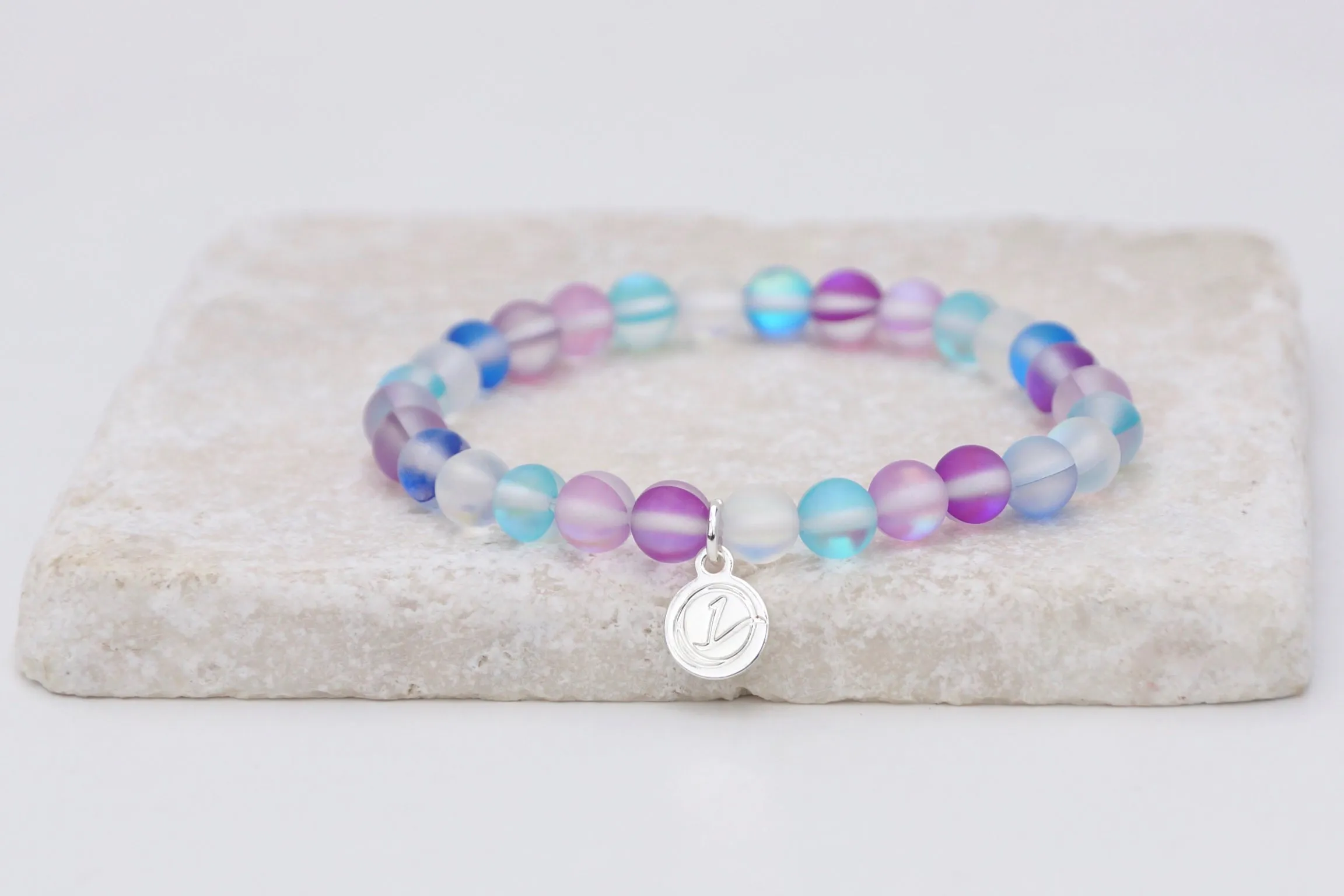 Sparkling Snow 6 mm Moonstone