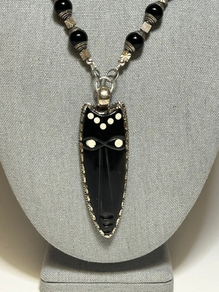 THAI SILVER TRIBAL HAND CARVED PENDANT NECKLACE WITH STERLING SILVER LCN642