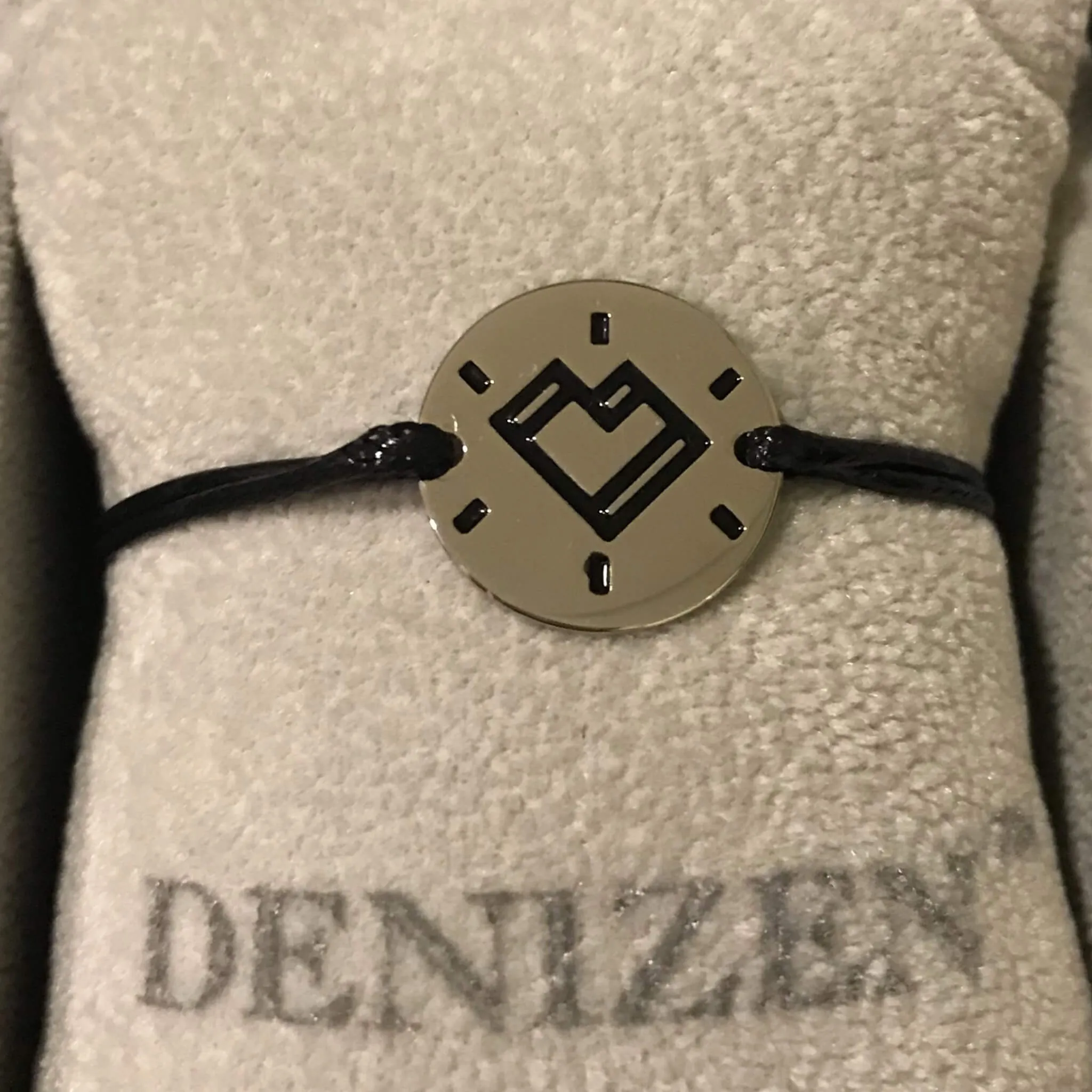The French Girl Shining Heart bracelet