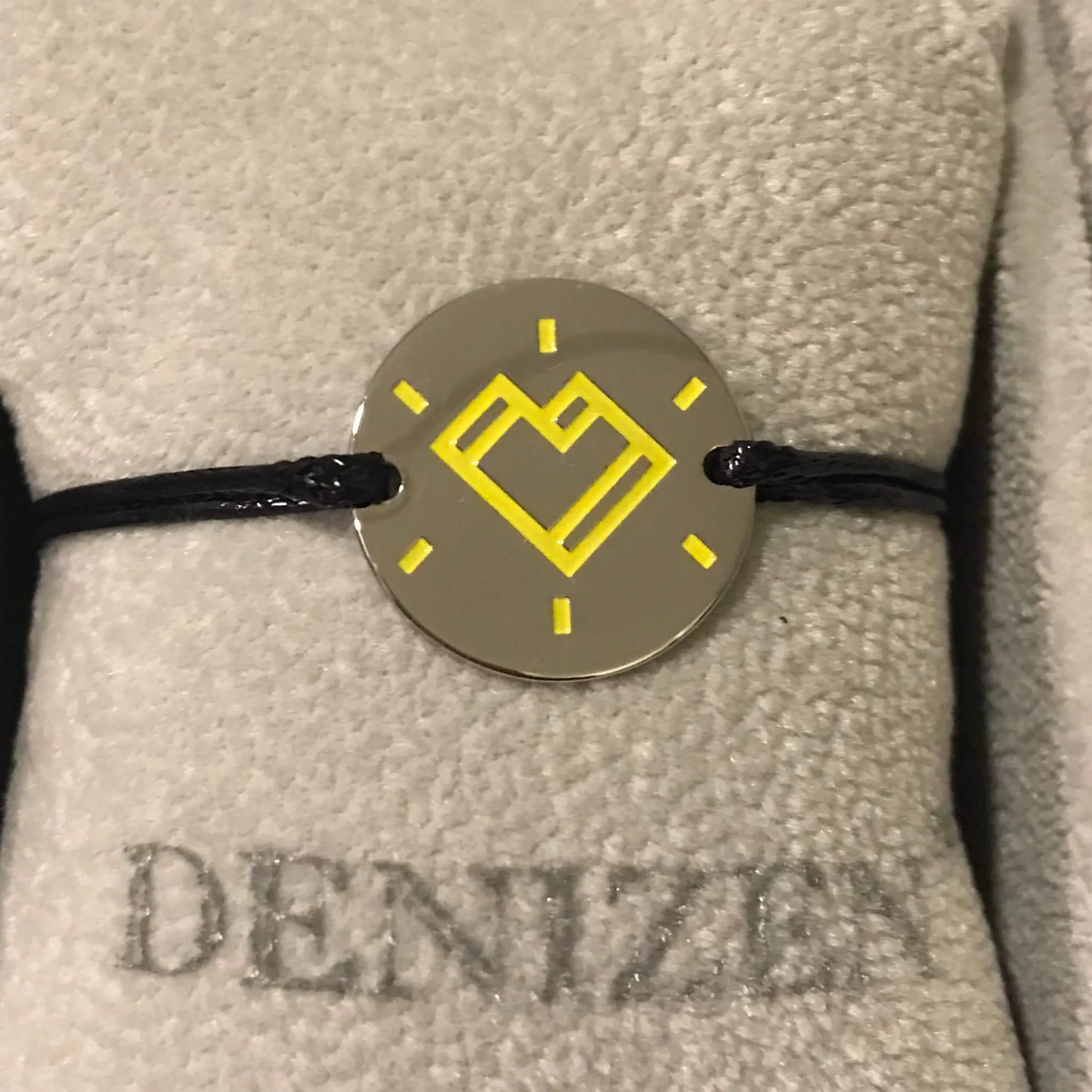 The French Girl Shining Heart bracelet