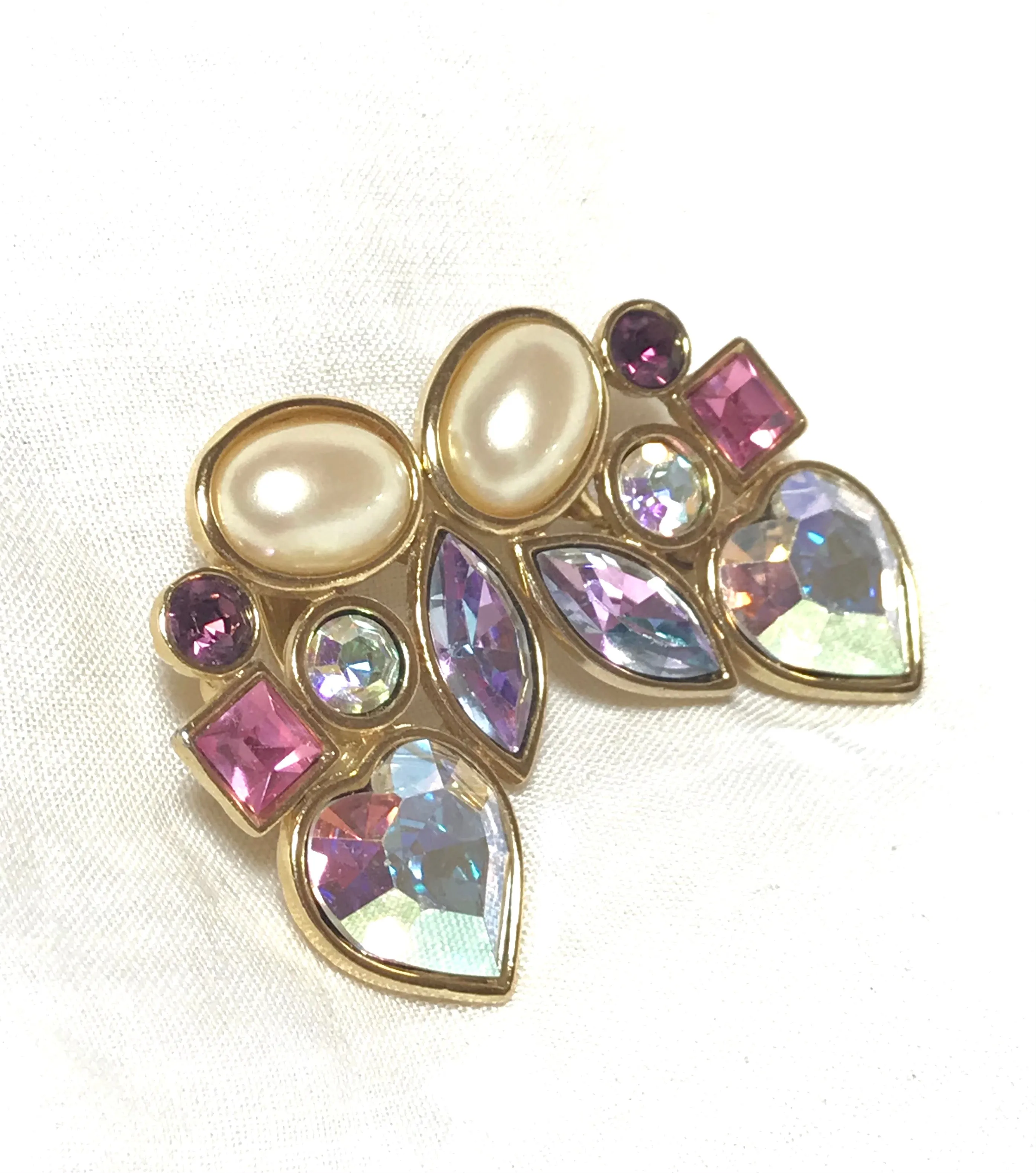 Vintage Yves Saint Laurent crystal and pearl earrings. YSL must have jewelry piece. Heart, pink, purple, pearl stones. 010312et