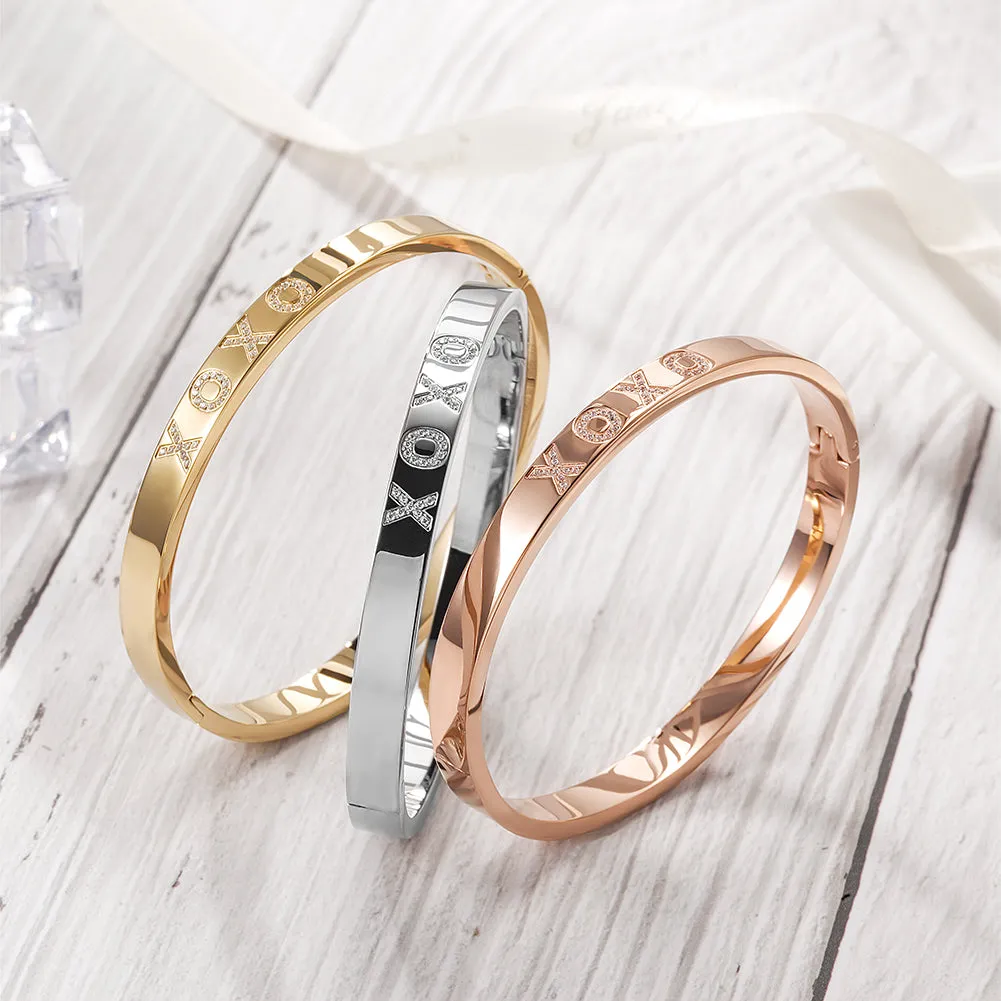XOXO LOVE BANGLE